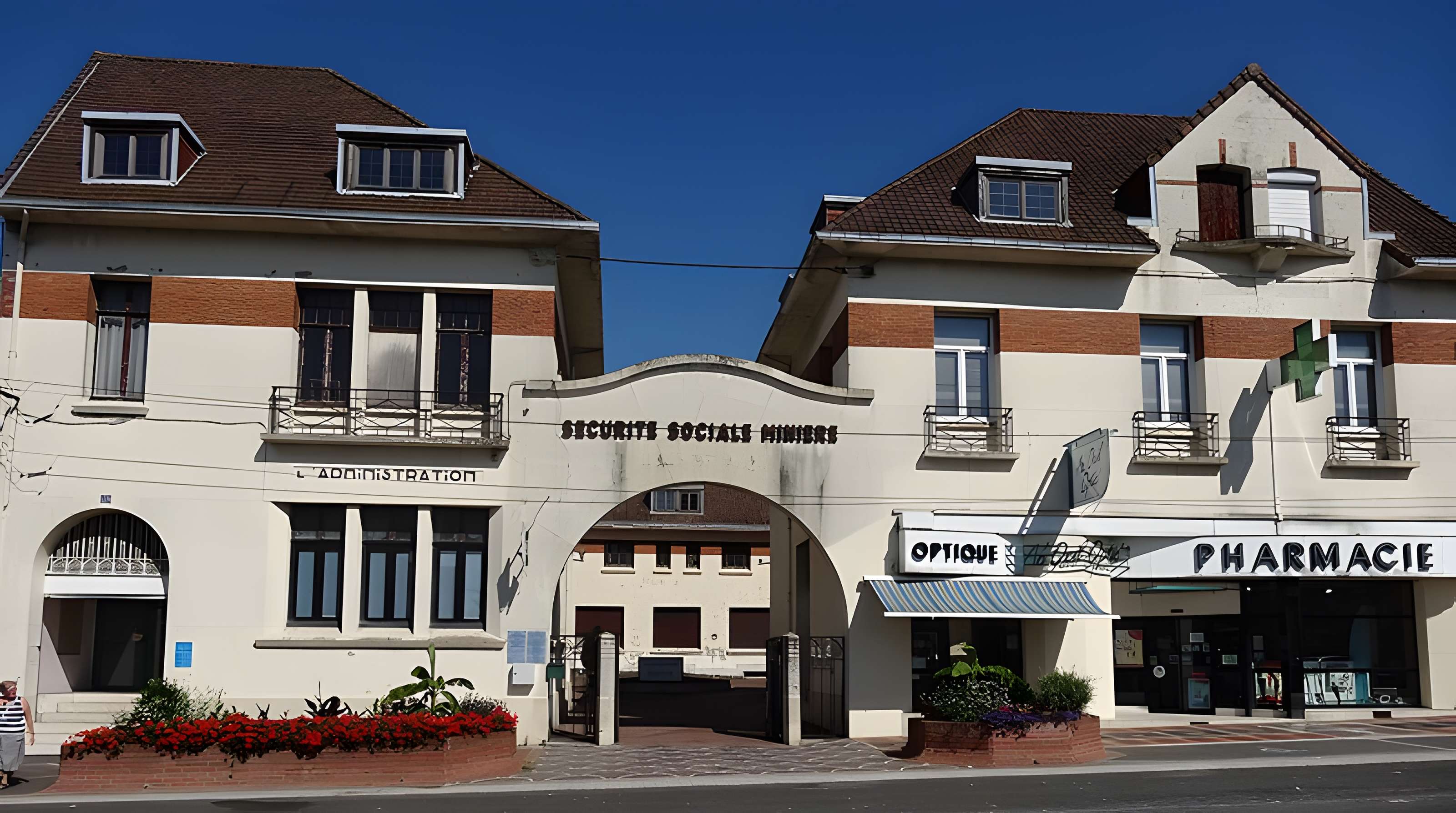 Ancienne pharmacie centrale de la Compagnie des Mines de Vicoigne-Noeux-Drocourt