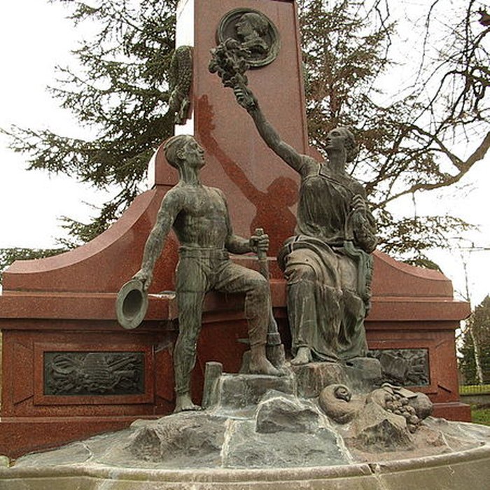 Photo de Monument à madame Declercq dit de la Découverte du Charbon