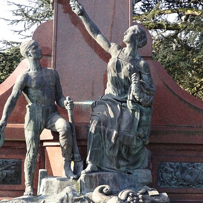 Photo de Monument à madame Declercq dit de la Découverte du Charbon