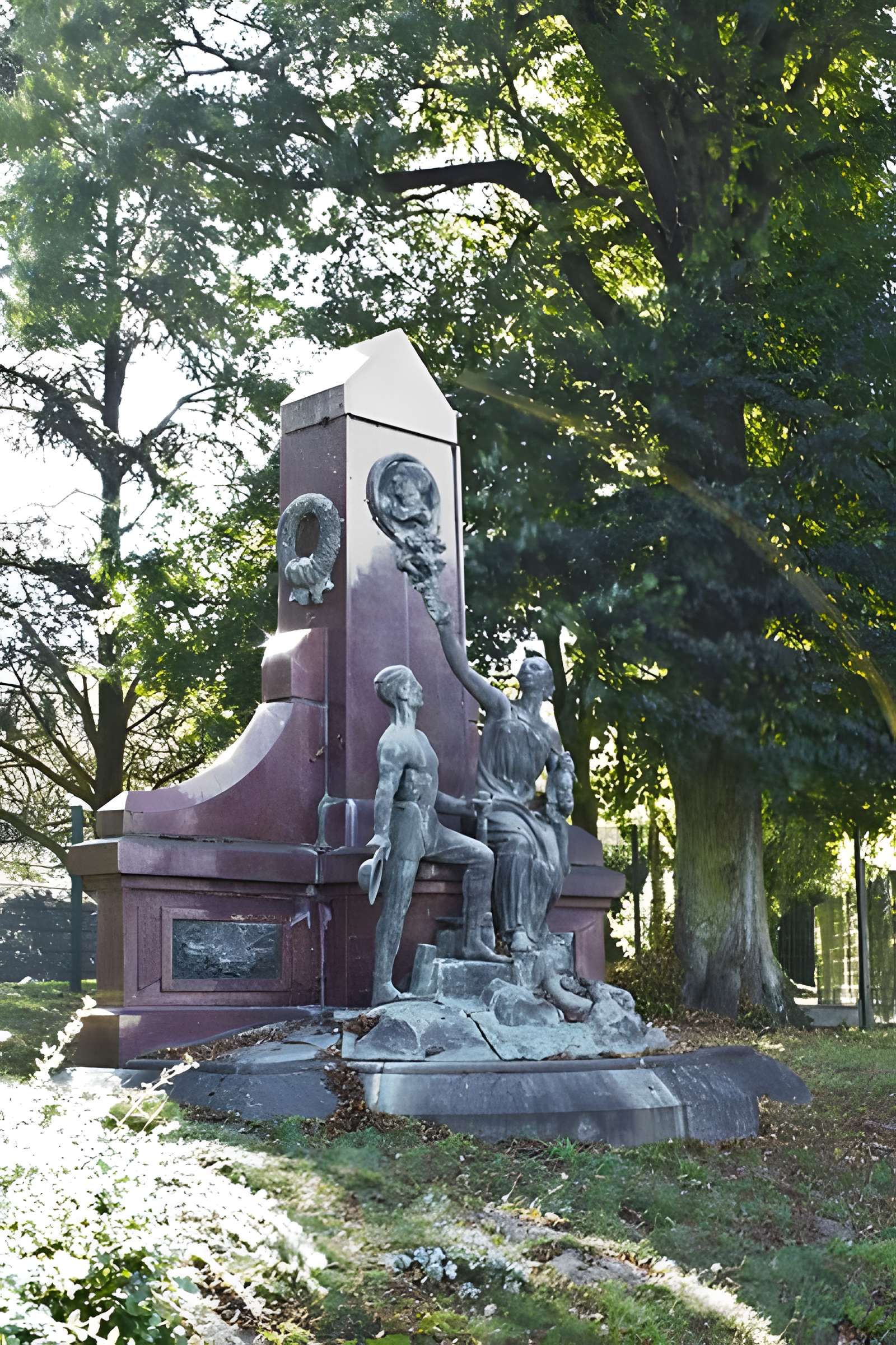 Monument à madame Declercq dit de la Découverte du Charbon