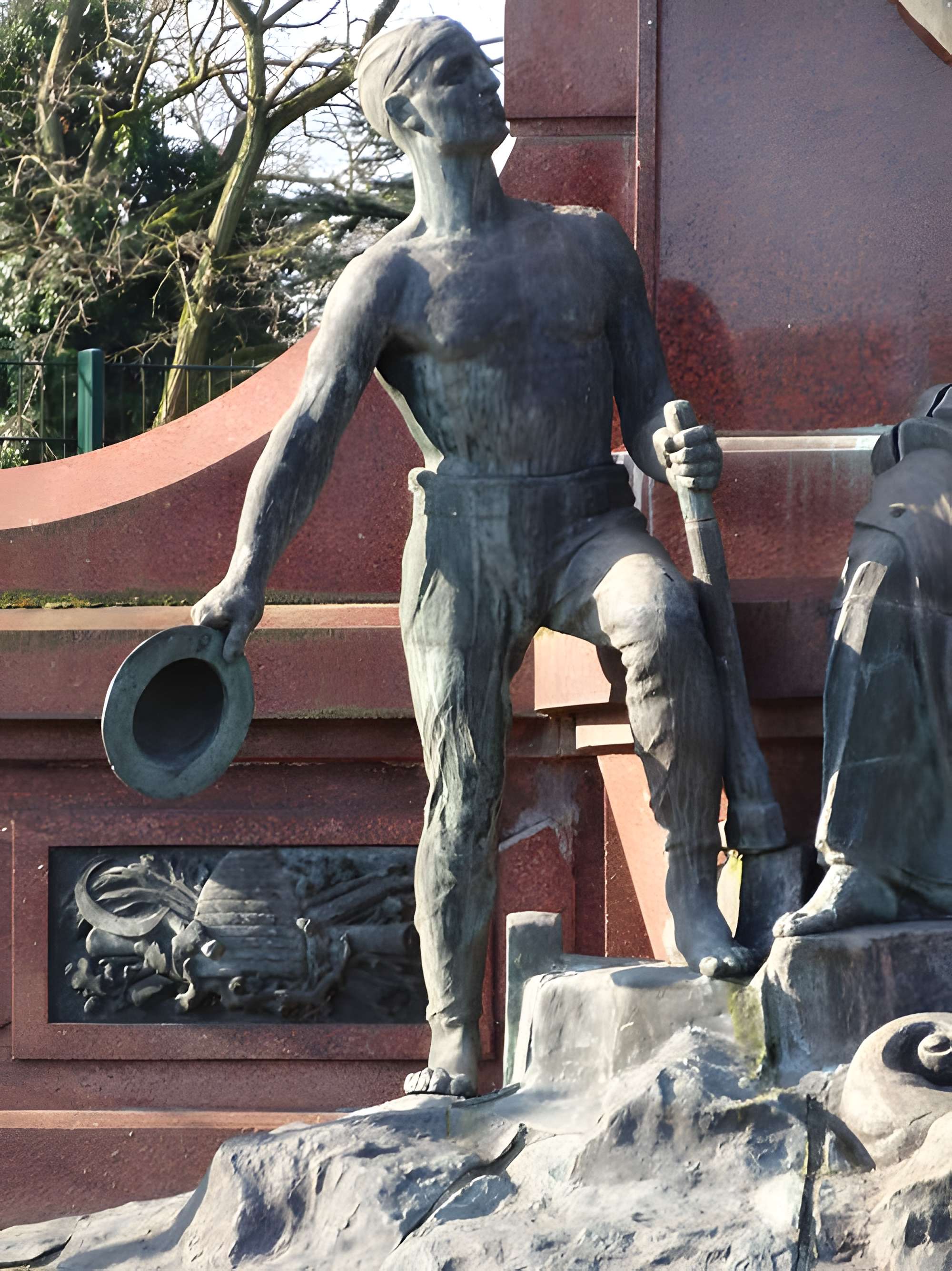 Monument à madame Declercq dit de la Découverte du Charbon