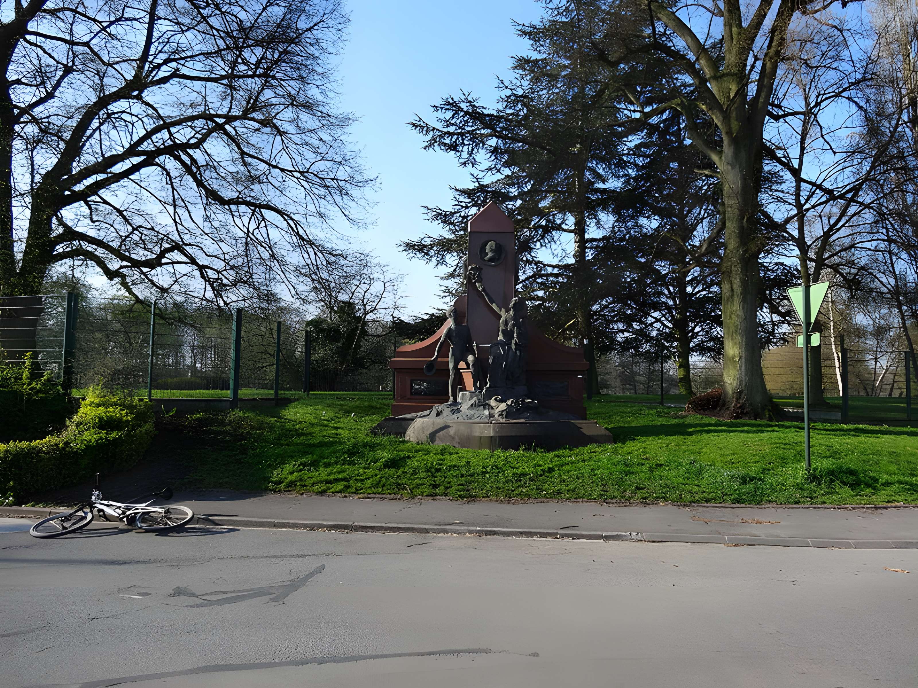Monument à madame Declercq dit de la Découverte du Charbon