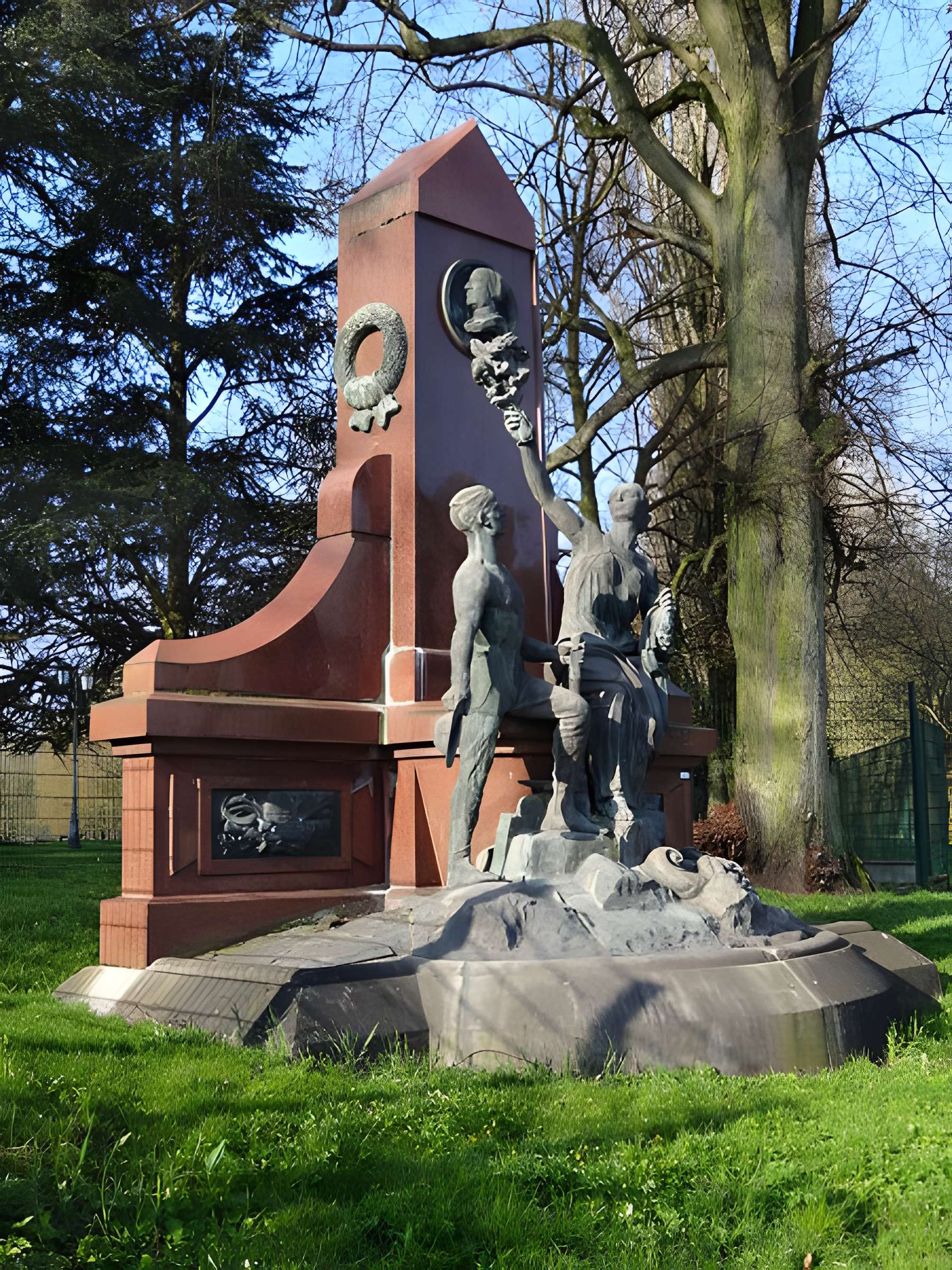 Monument à madame Declercq dit de la Découverte du Charbon