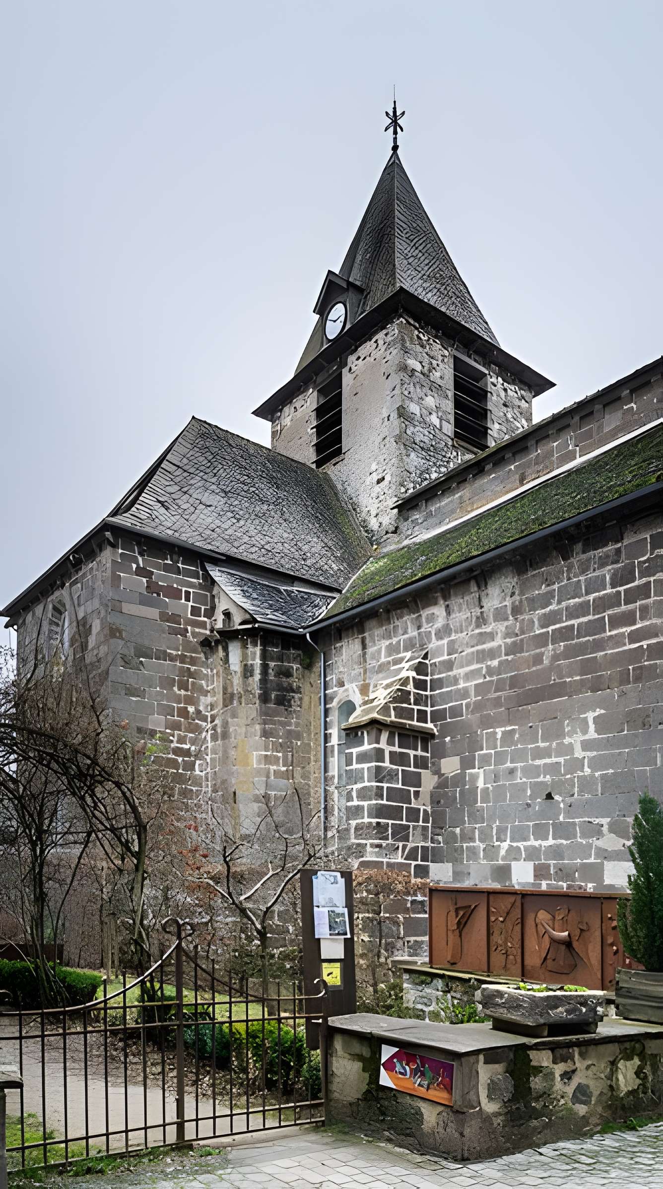 Église Saint-Thomas-de-Cantorbéry de Mur-de-Barrez