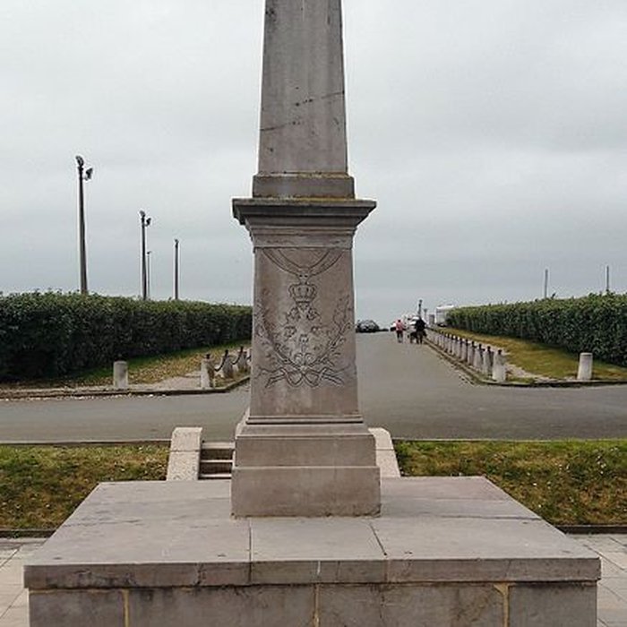 Photo de Monument de la Légion dHonneur dit Pierre Napoléon
