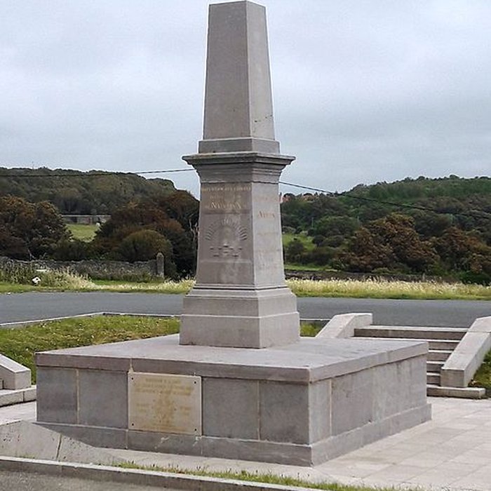 Photo de Monument de la Légion dHonneur dit Pierre Napoléon