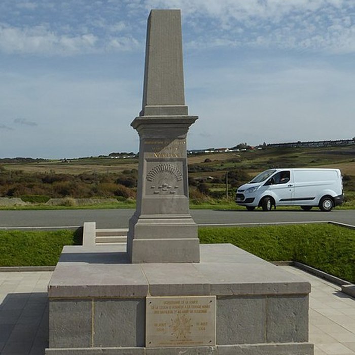 Photo de Monument de la Légion dHonneur dit Pierre Napoléon