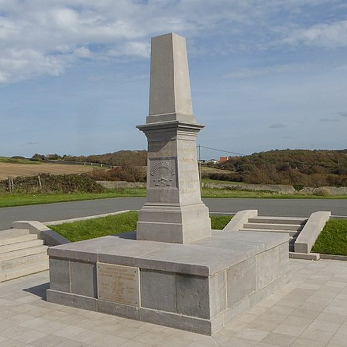 Photo de Monument de la Légion dHonneur dit Pierre Napoléon