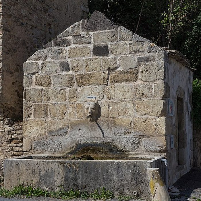 Photo de Fontaine du XIIe siècle