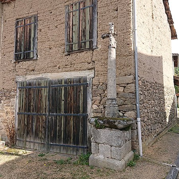 Photo de Croix sur la place