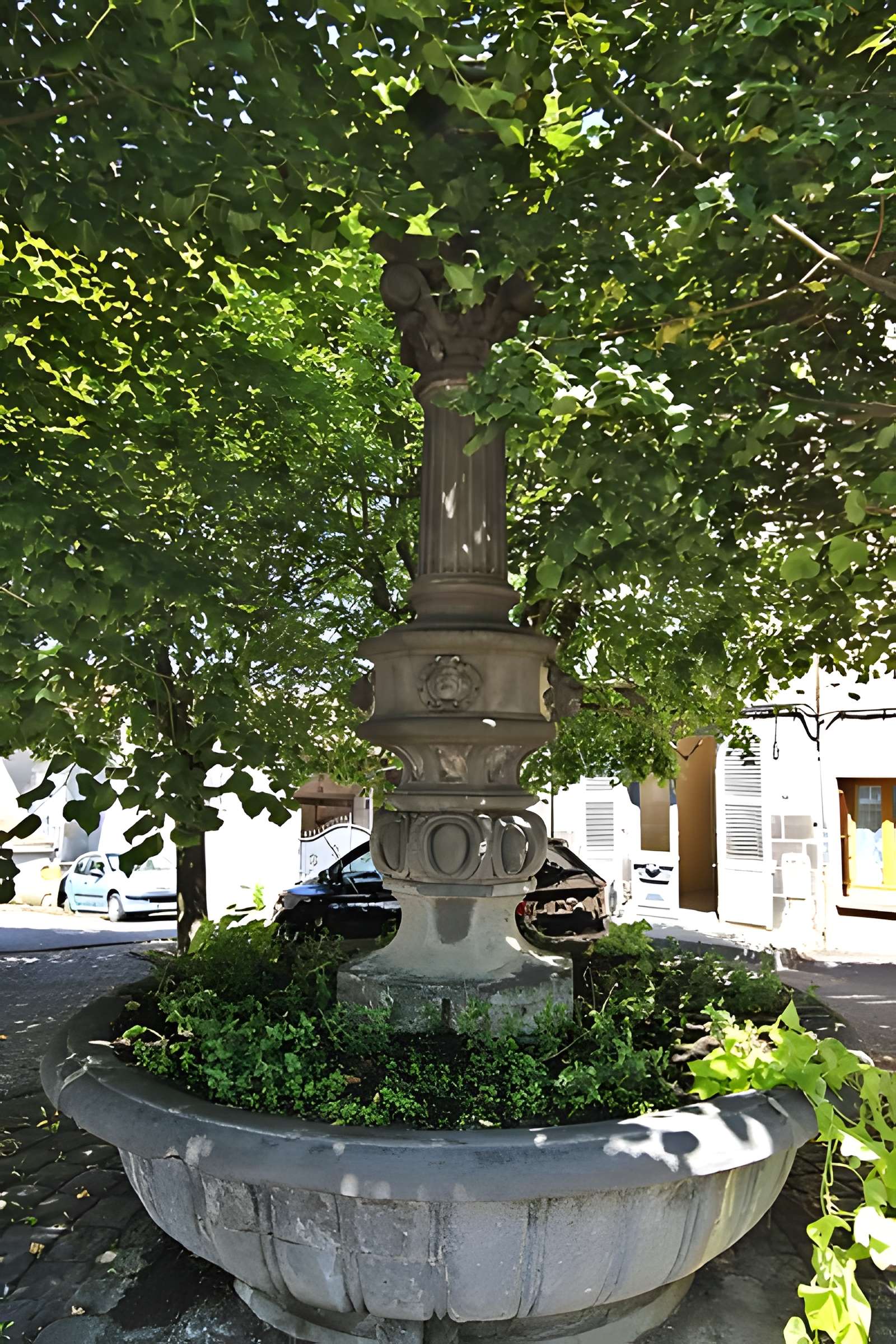Fontaine de la Croix de la Mission