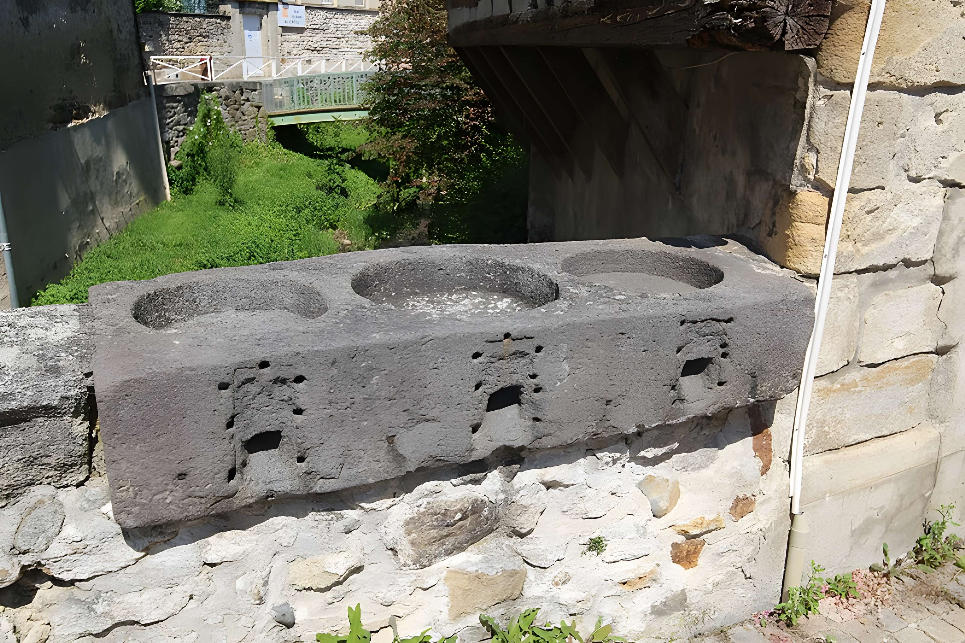 Mesure publique, maison du Poids public et pont