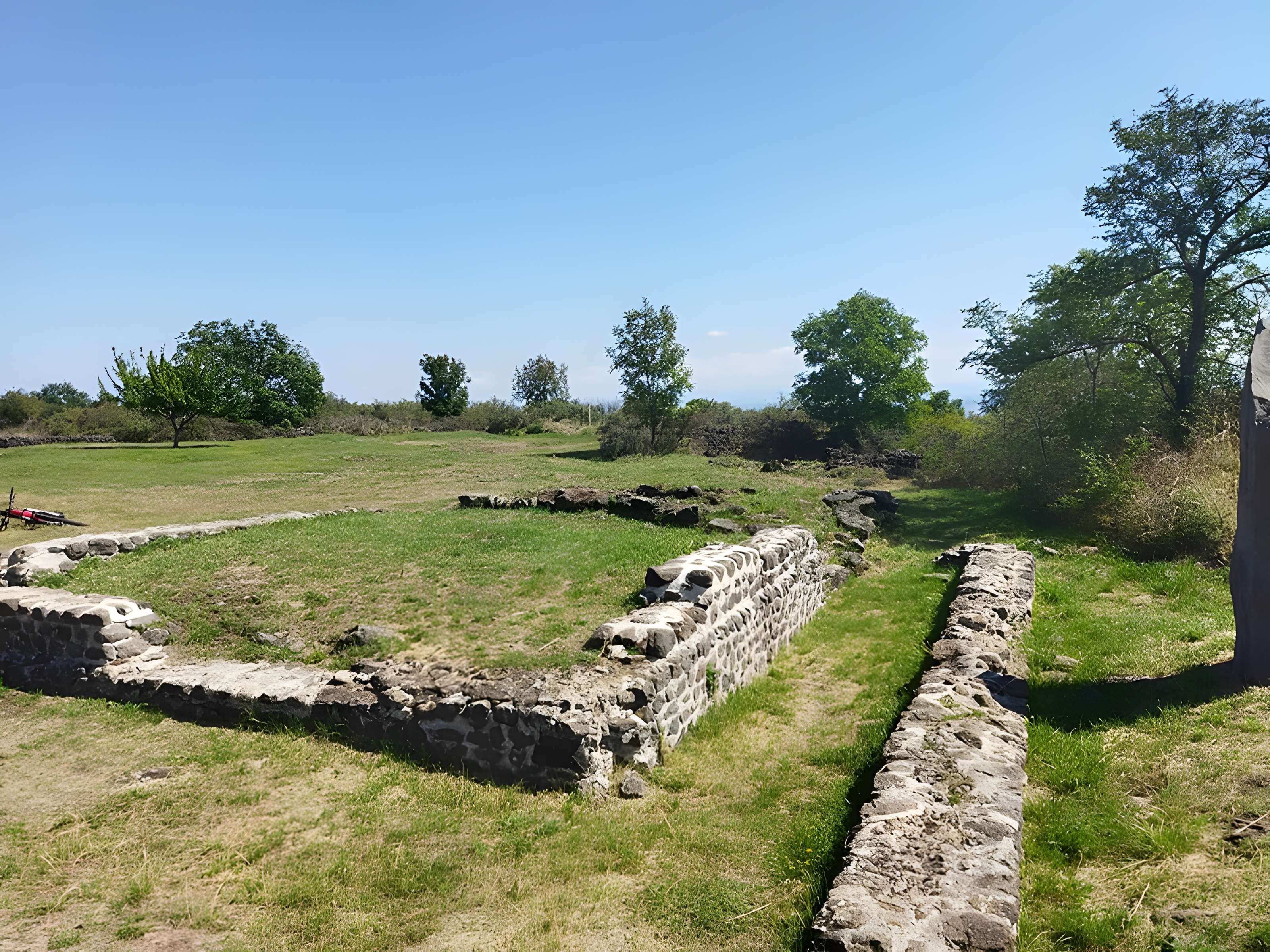 Plateau dit des Côtes de Clermont (également sur communes de Clermont-Ferrand, Durtol et Nohanent)