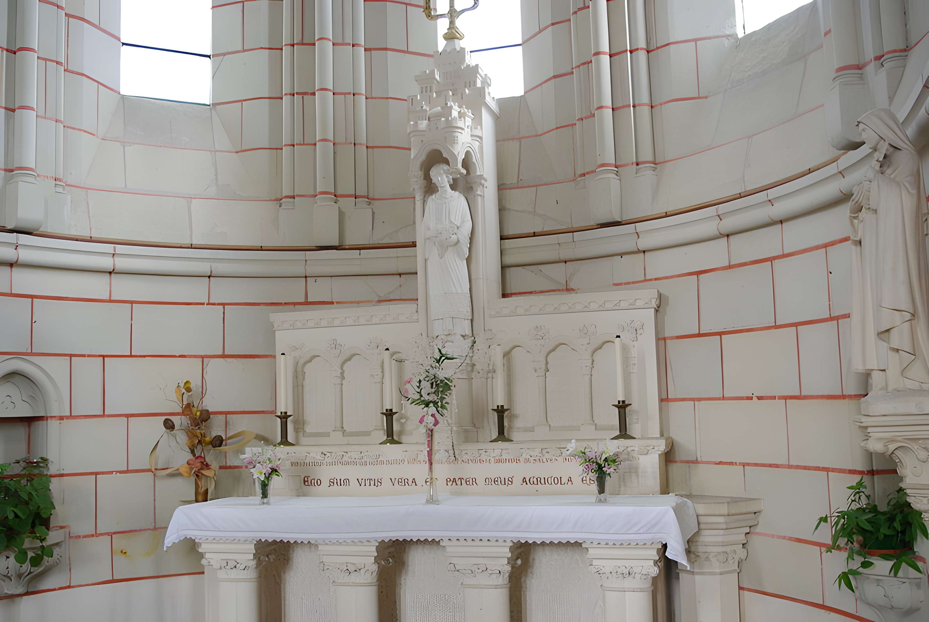 Église Saint-Vincent de Brézé