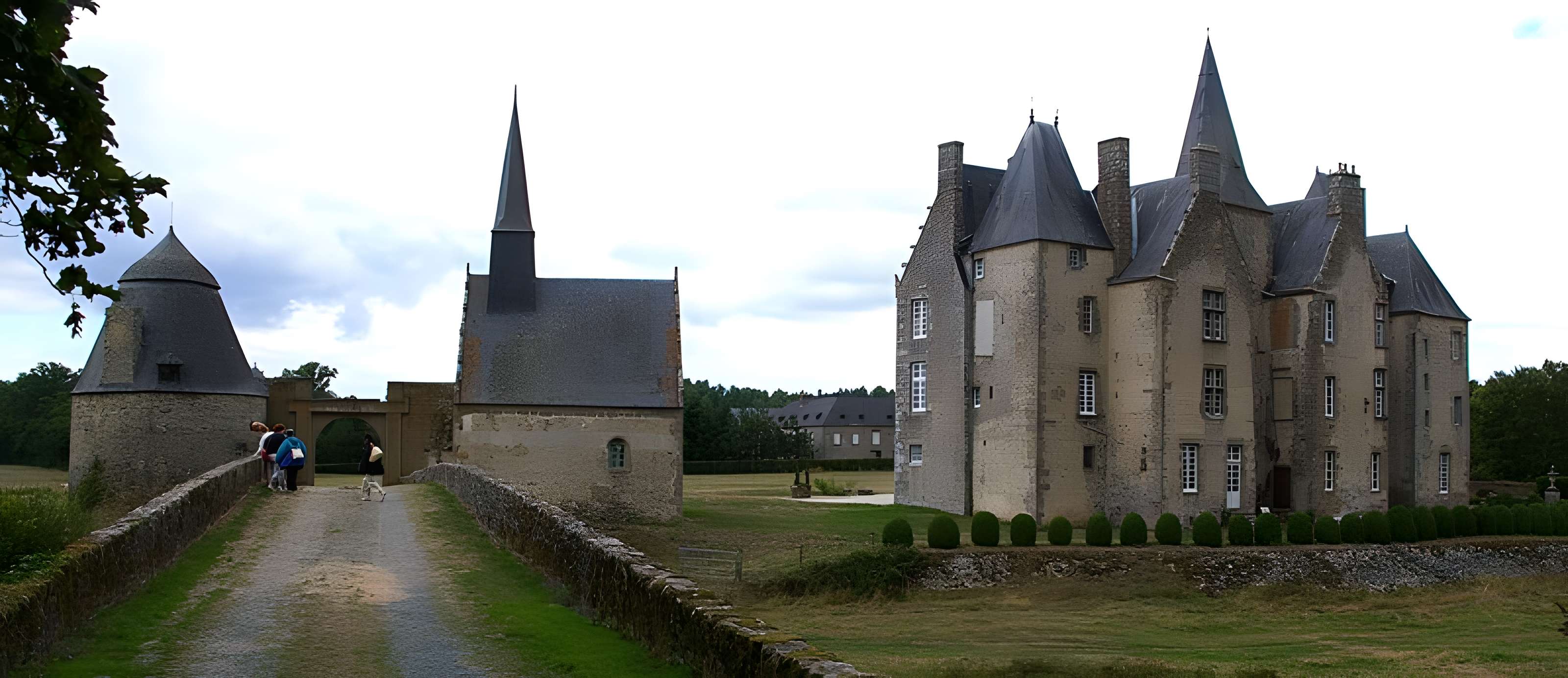 Château de Bourgon à Montourtier
