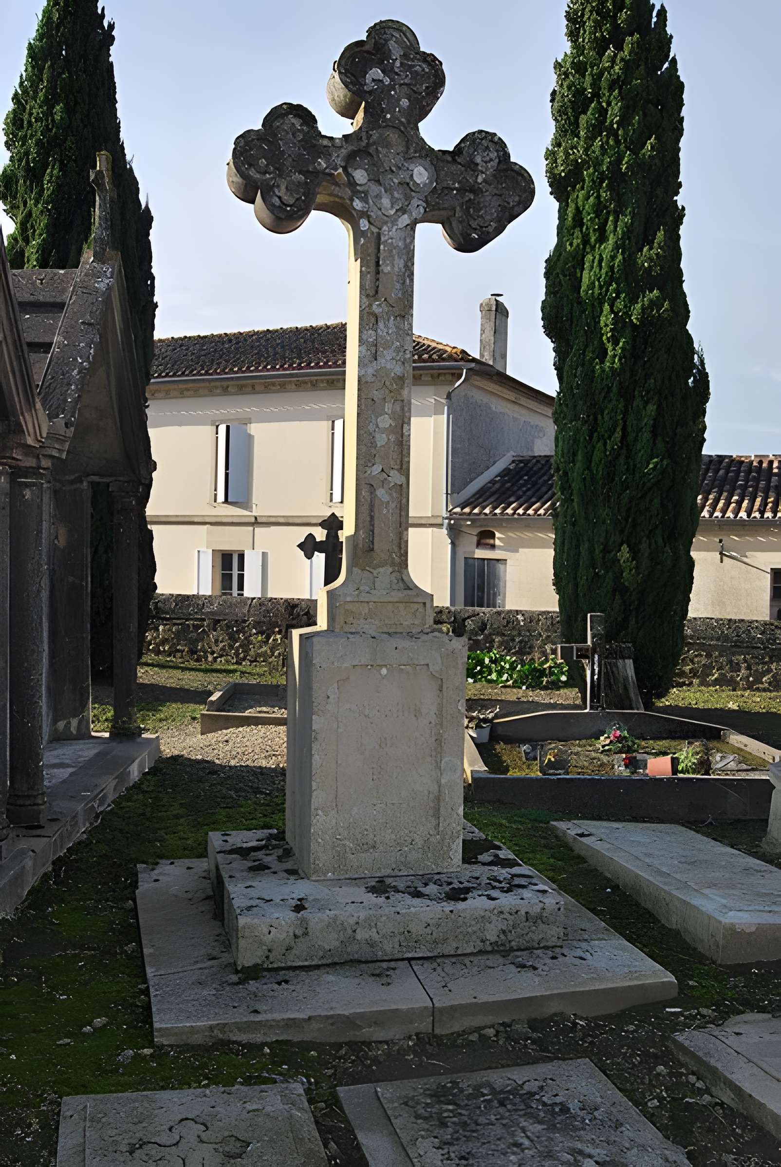 Église Saint-Vincent de Saint-Vincent-de-Pertignas