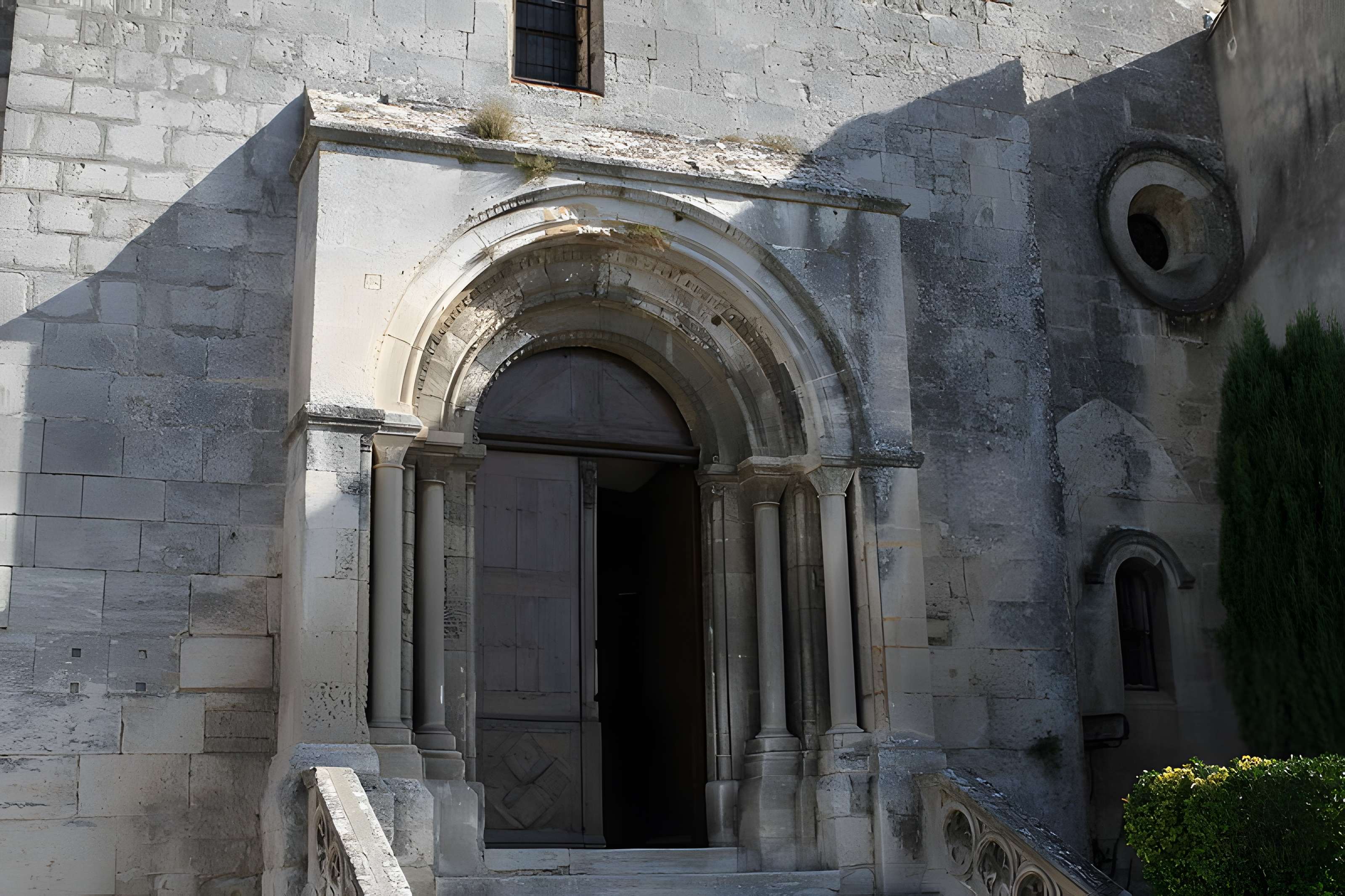 Église Saint-Vincent des Baux