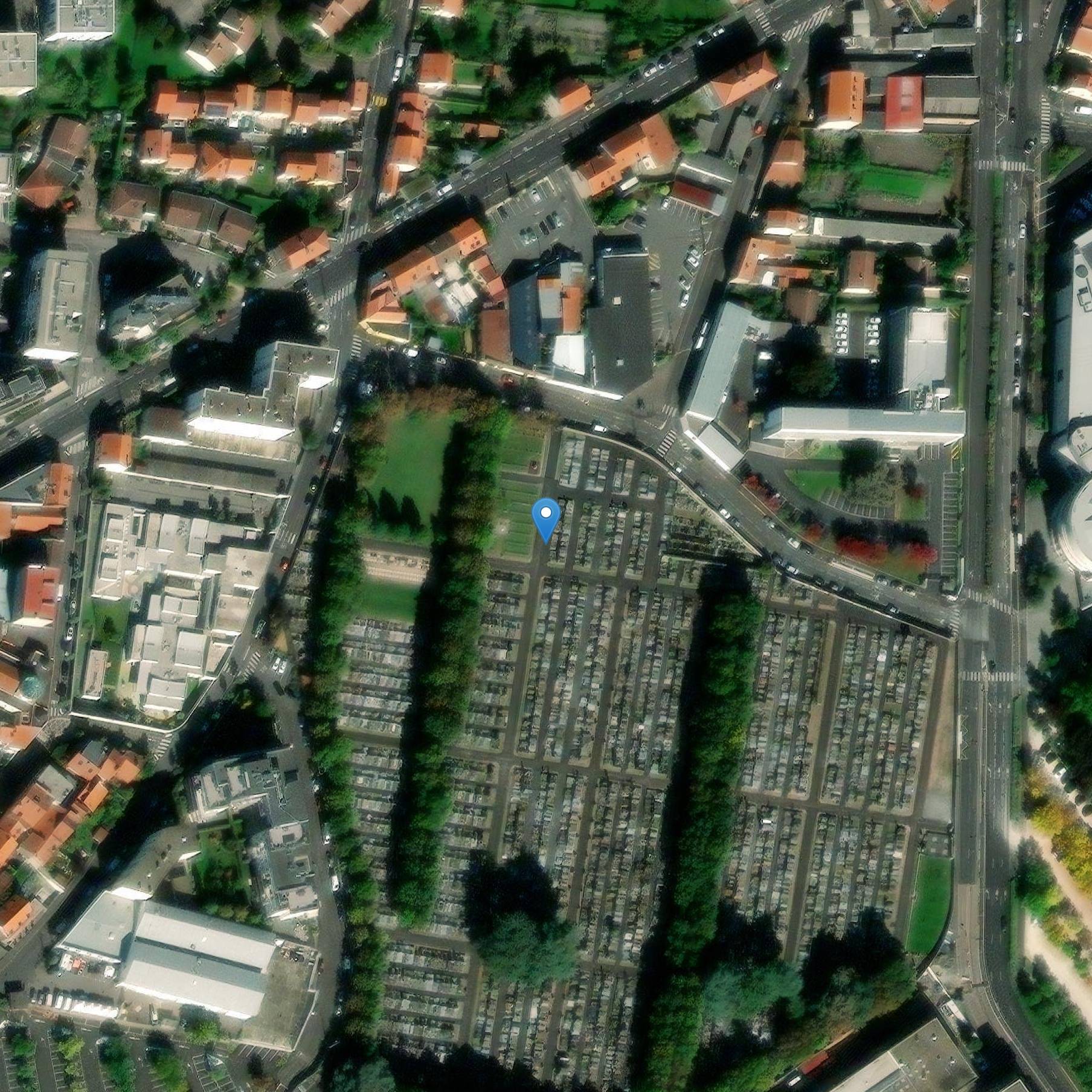 Photo de カルメス墓地へのモニュメント