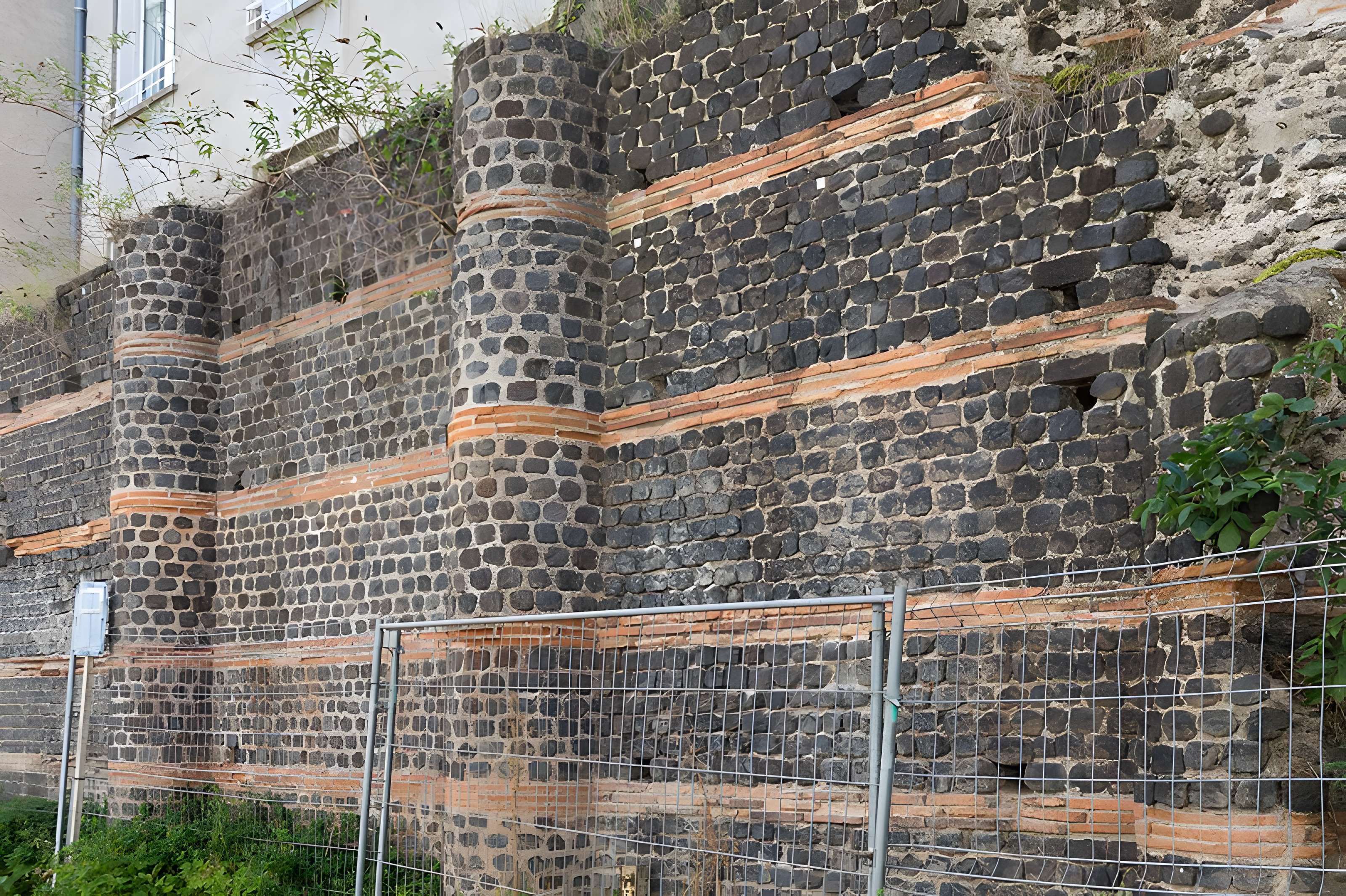 Temple de Vasso Galate (murailles dites des Sarrasins)