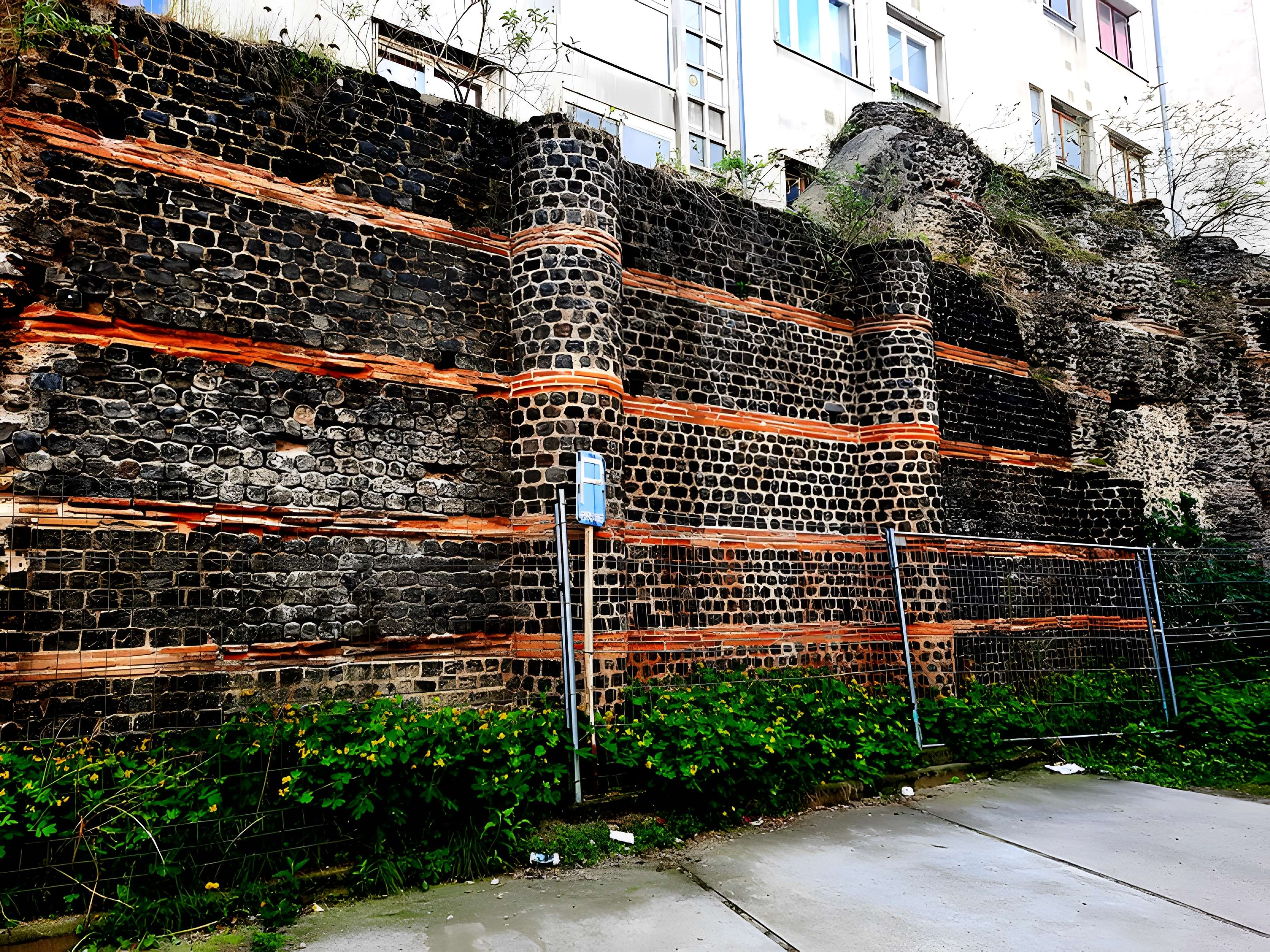 Temple de Vasso Galate (murailles dites des Sarrasins)