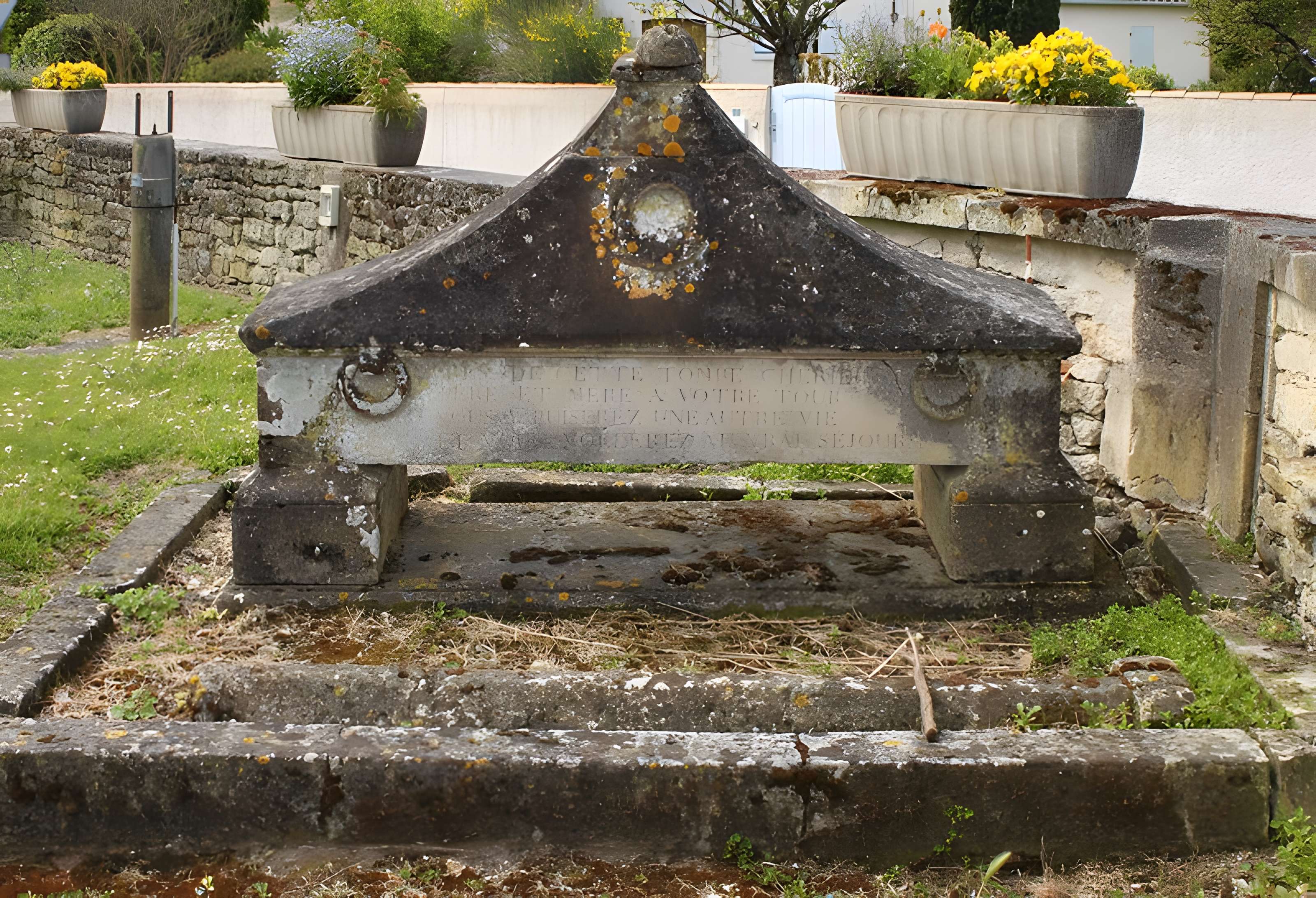 Église Saint-Vivien de Breuillet