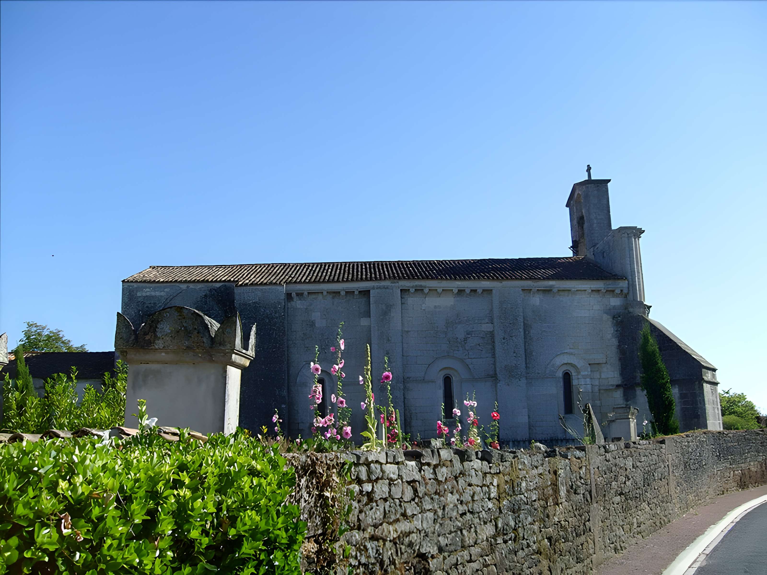 Église Saint-Vivien de Breuillet