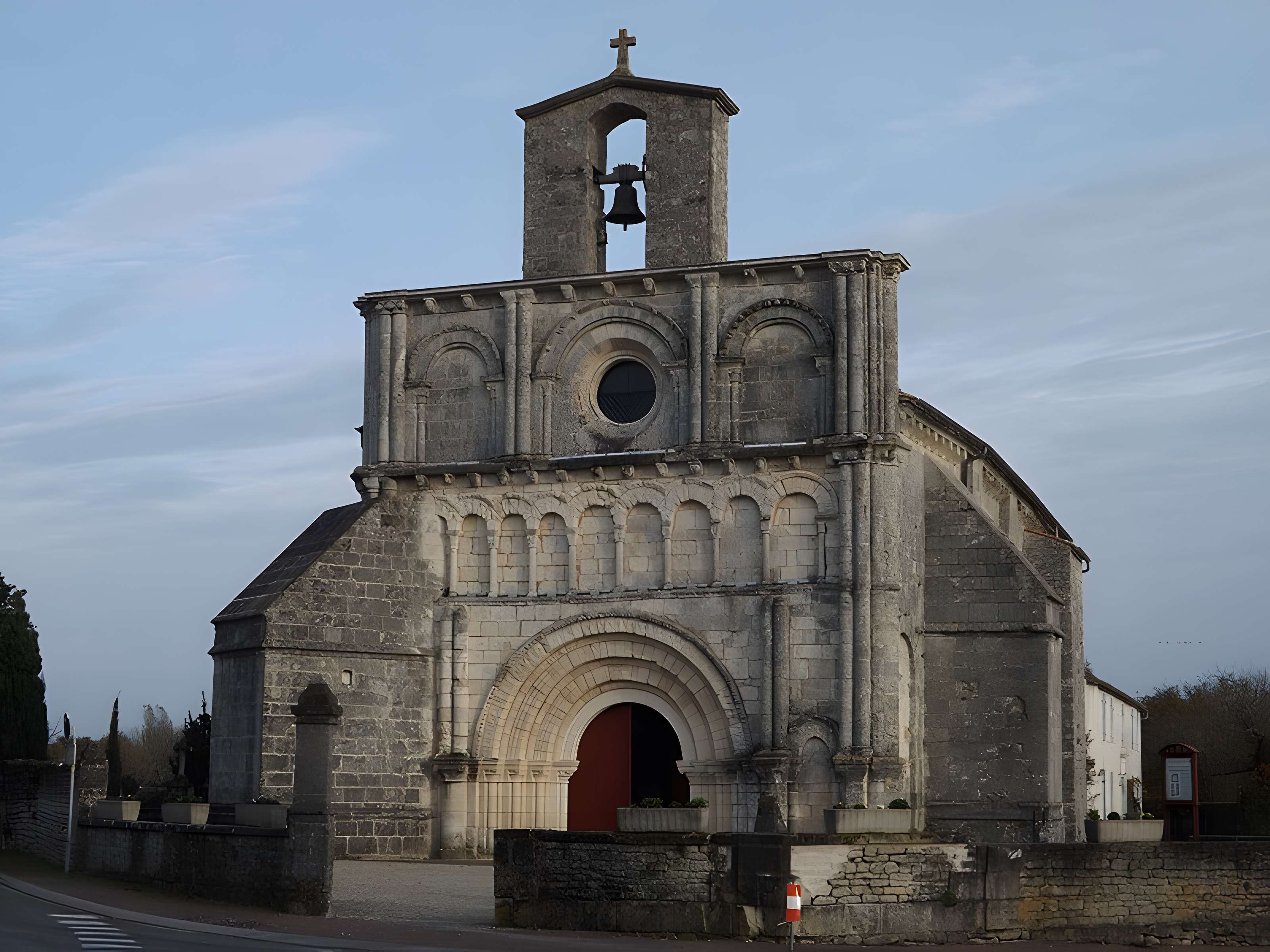 Église Saint-Vivien de Breuillet