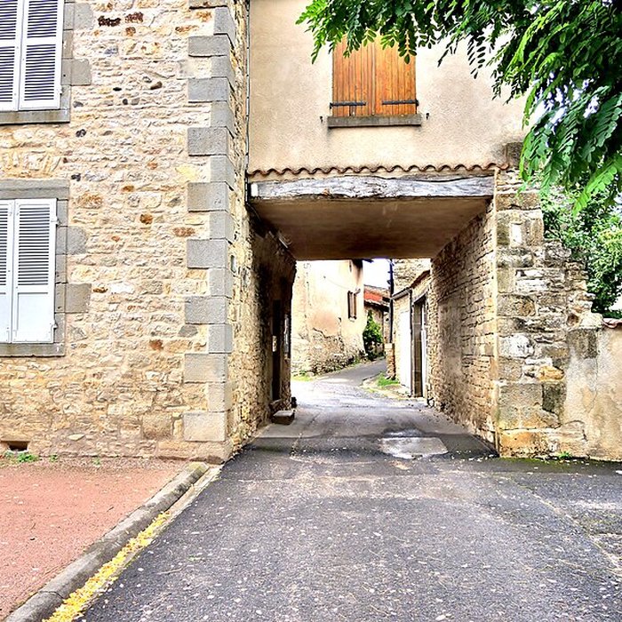 Photo de Maison sise au Nord-Ouest de la place de lEglise