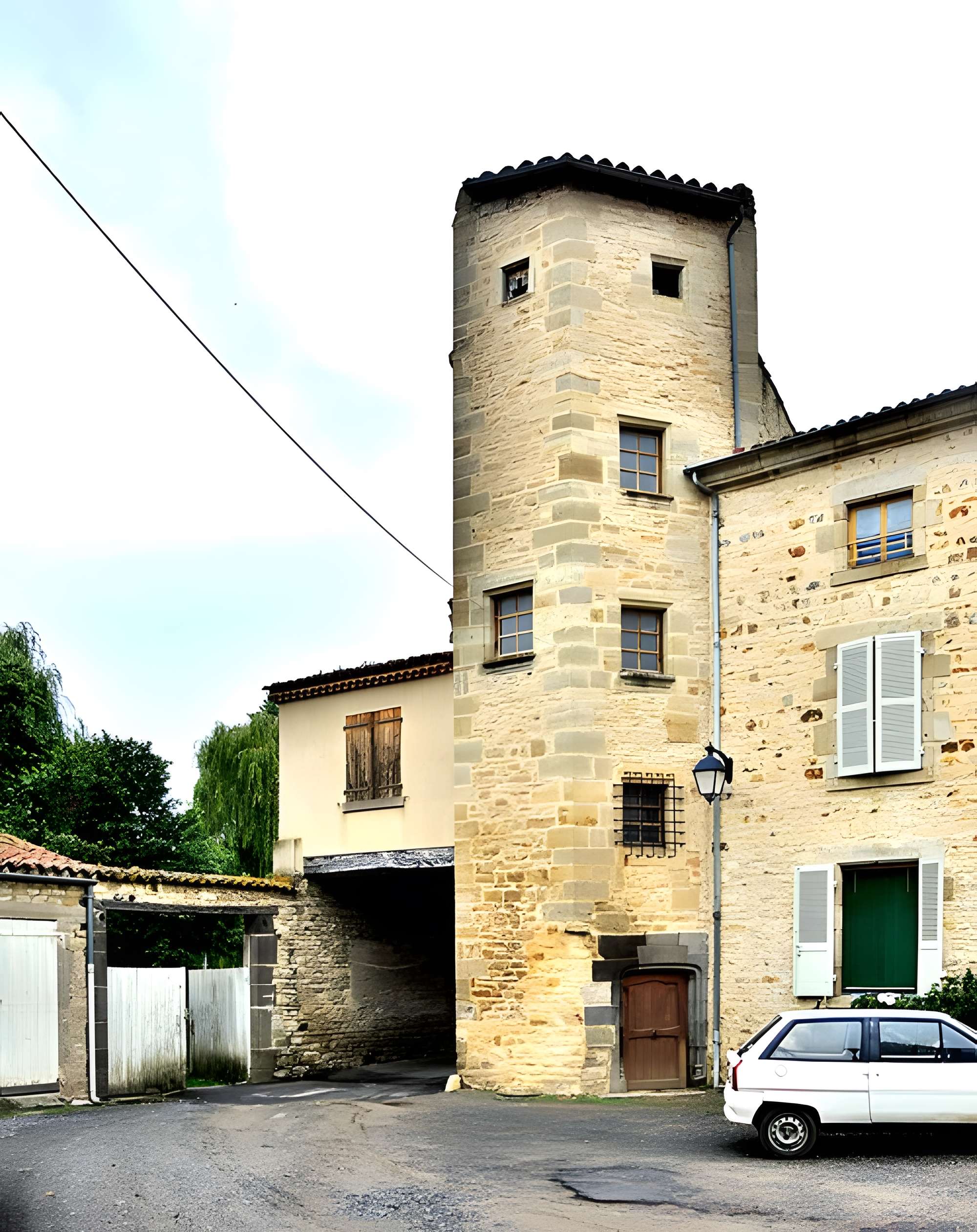 Maison sise au Nord-Ouest de la place de l'Eglise