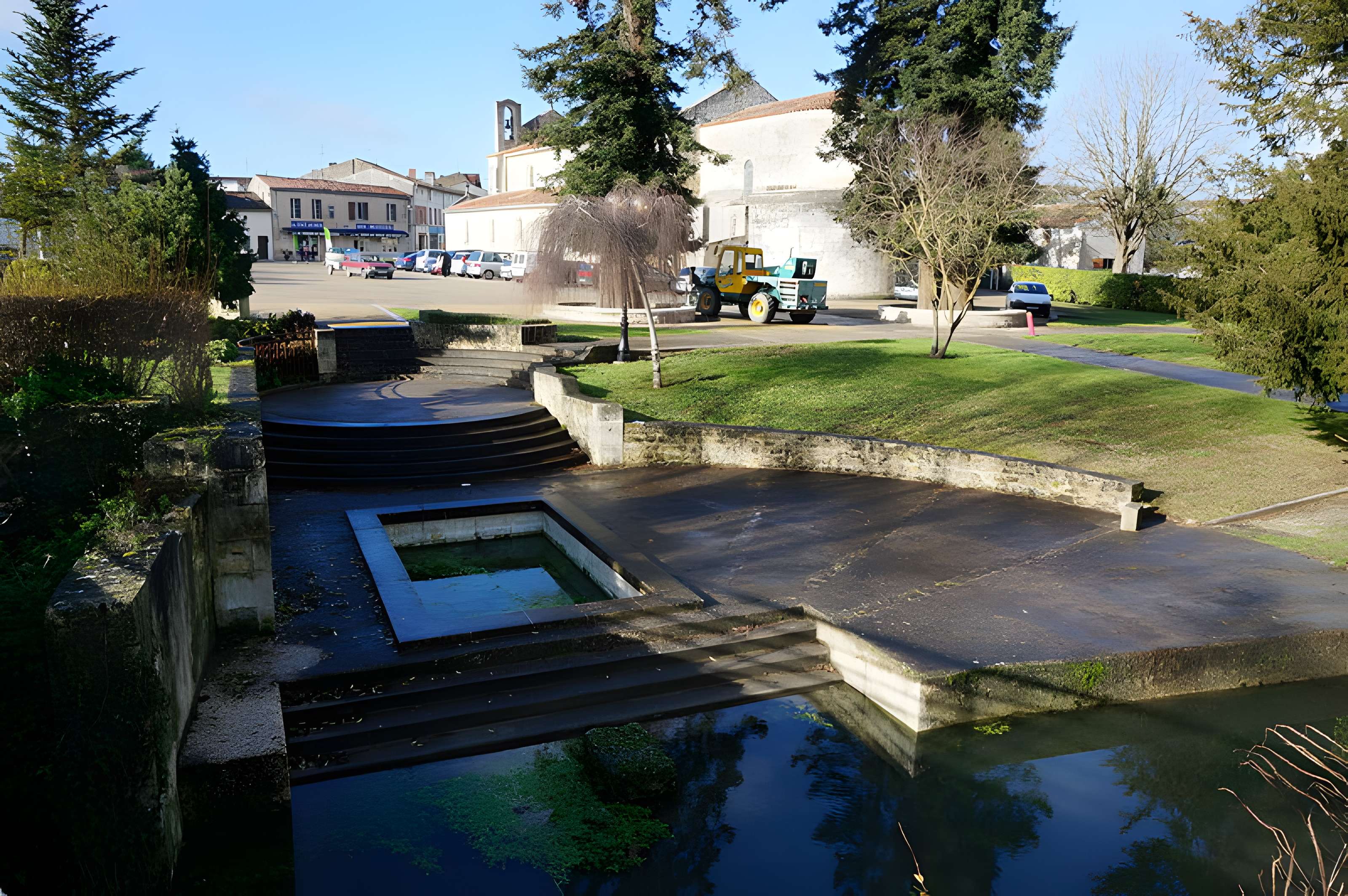 Église Saint-Vivien de Pons