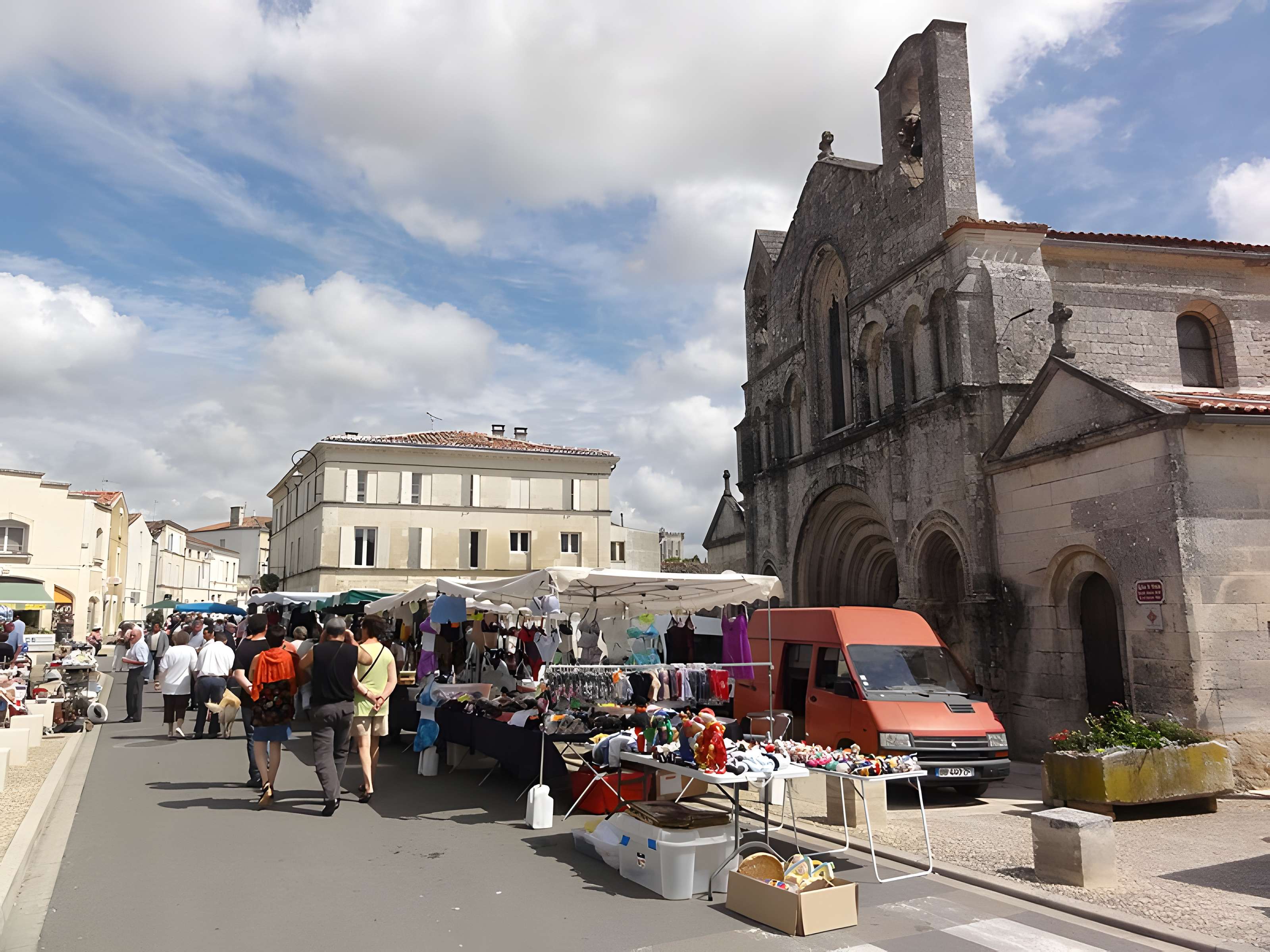 Église Saint-Vivien de Pons