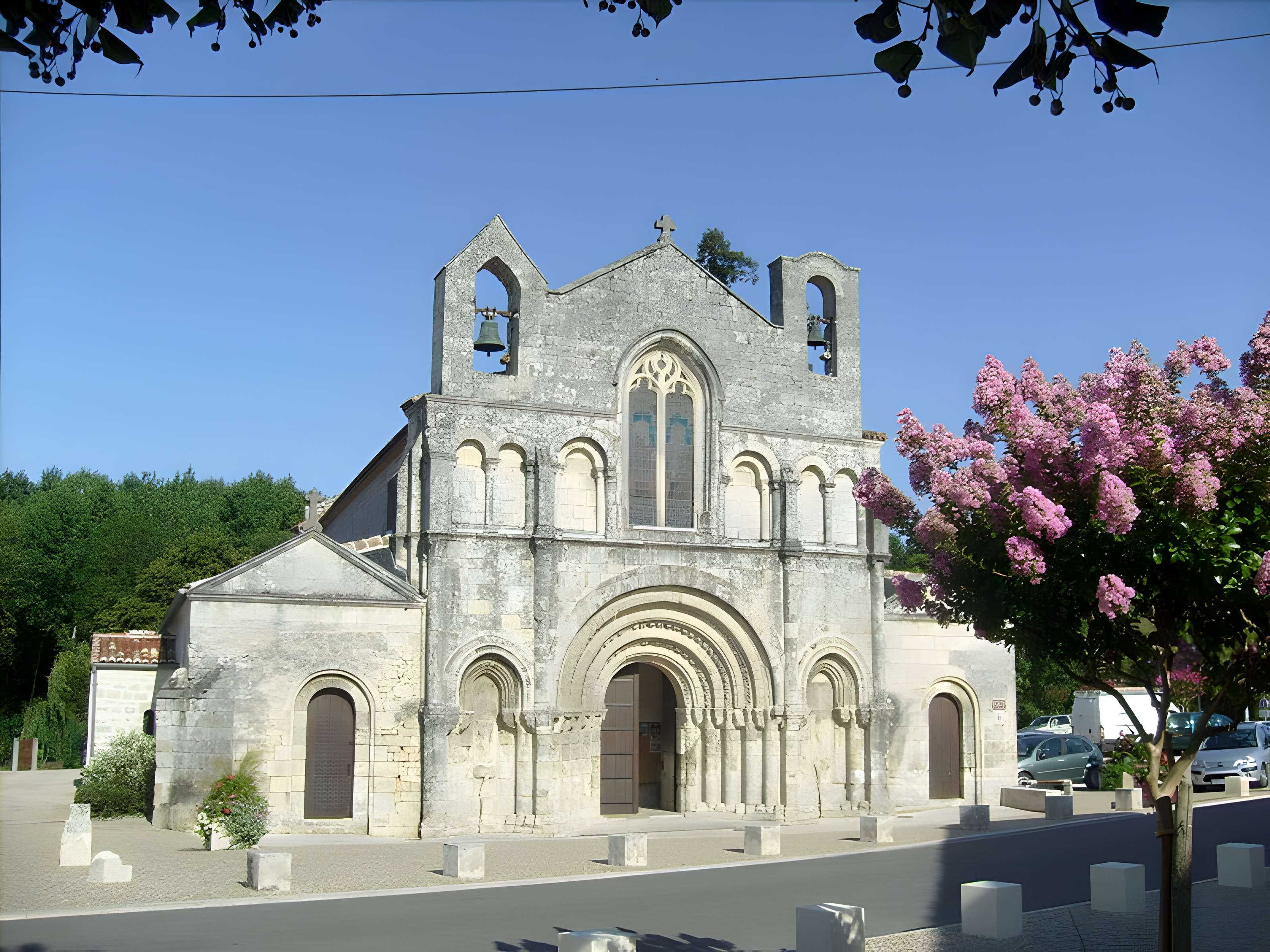 Église Saint-Vivien de Pons 