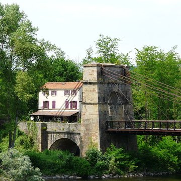 Pont suspendu sur lAllier