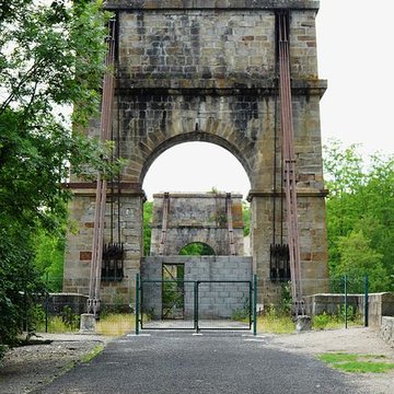 Pont suspendu sur lAllier