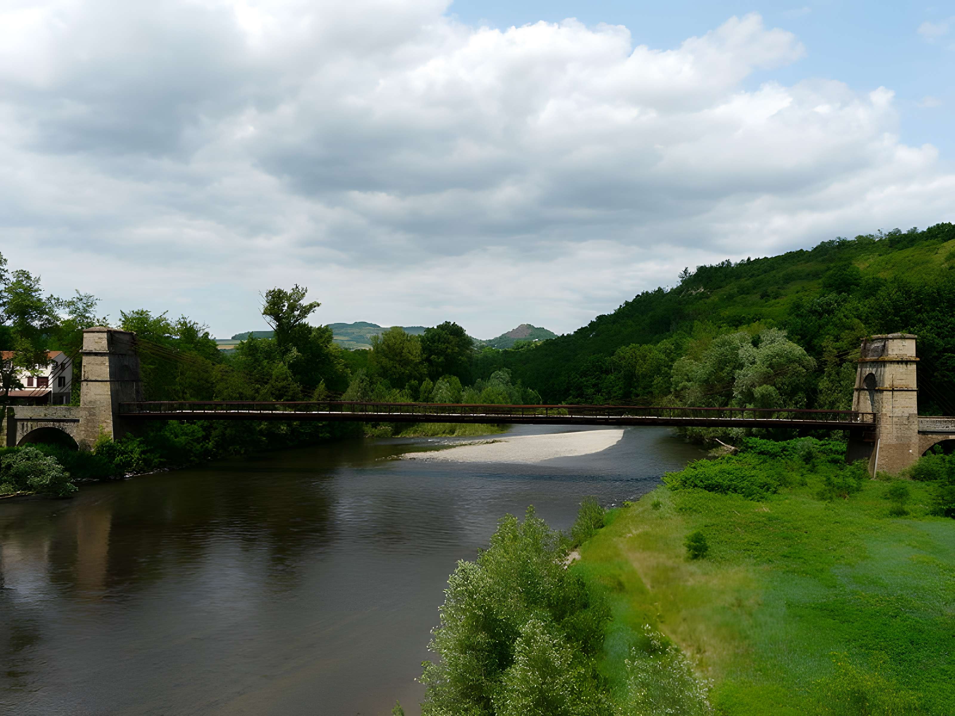 Pont suspendu sur l'Allier