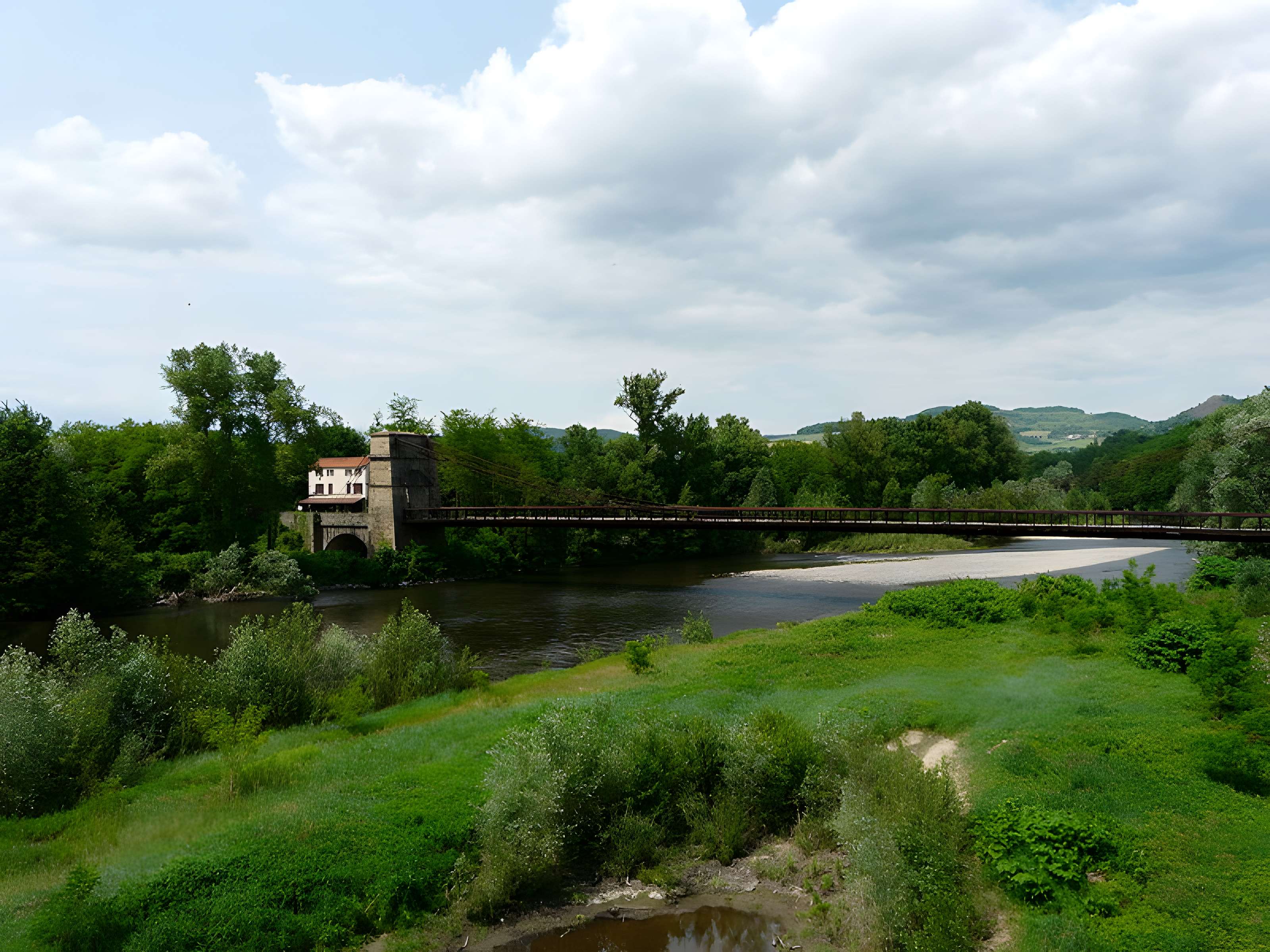 Pont suspendu sur l'Allier