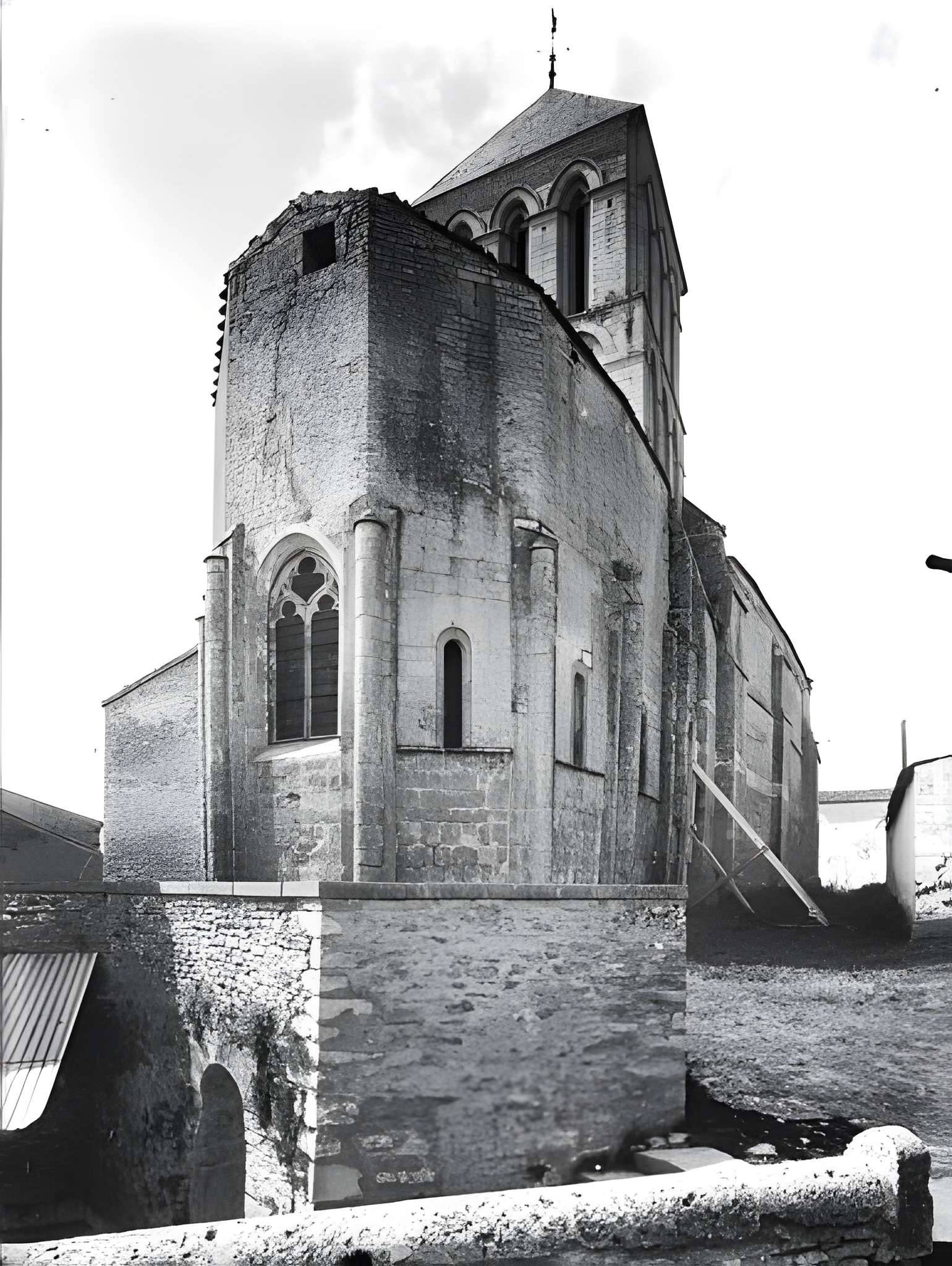 Église Saint-Vivien de Vandré