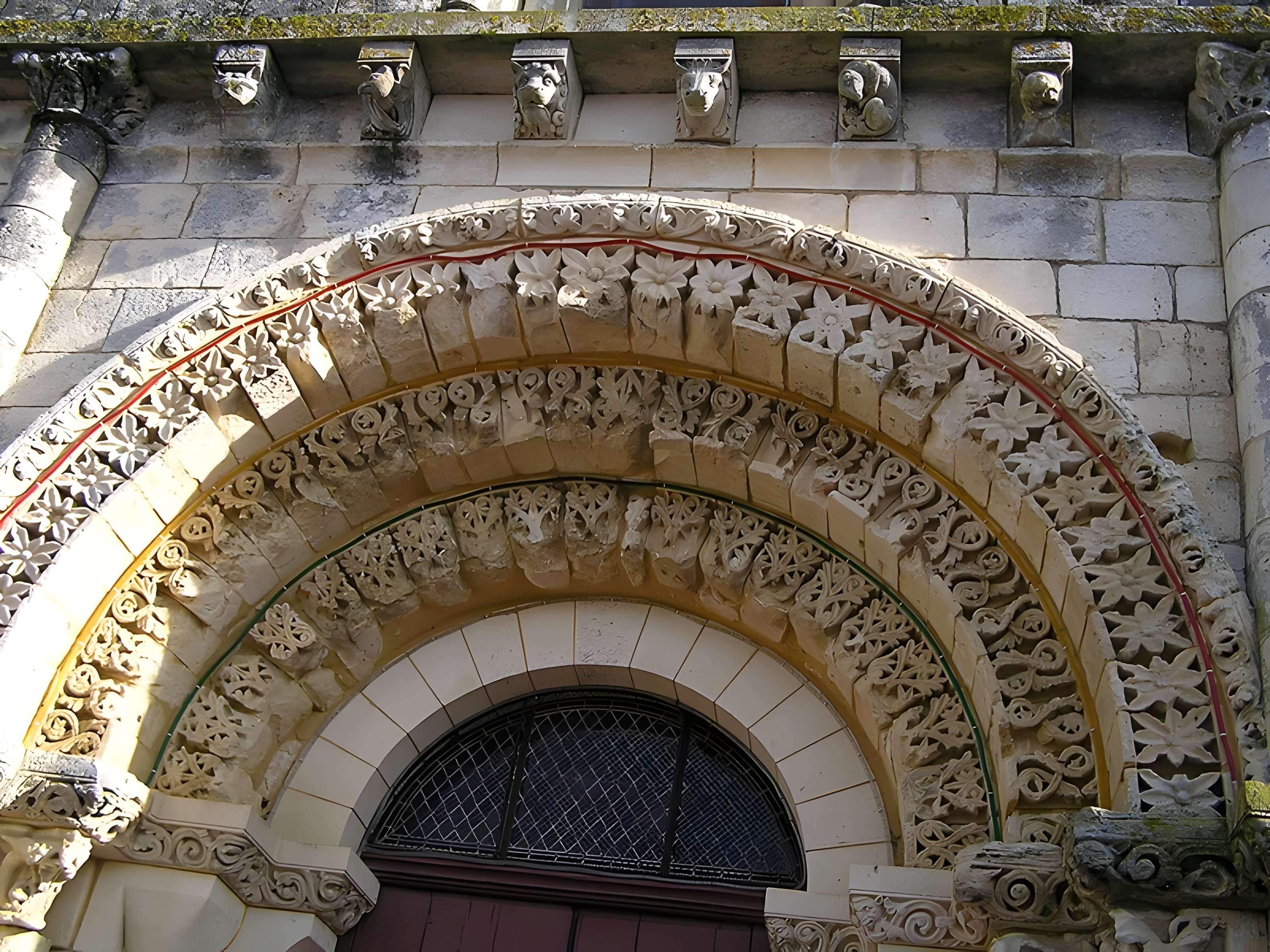 Église Saint-Vivien d'Écoyeux