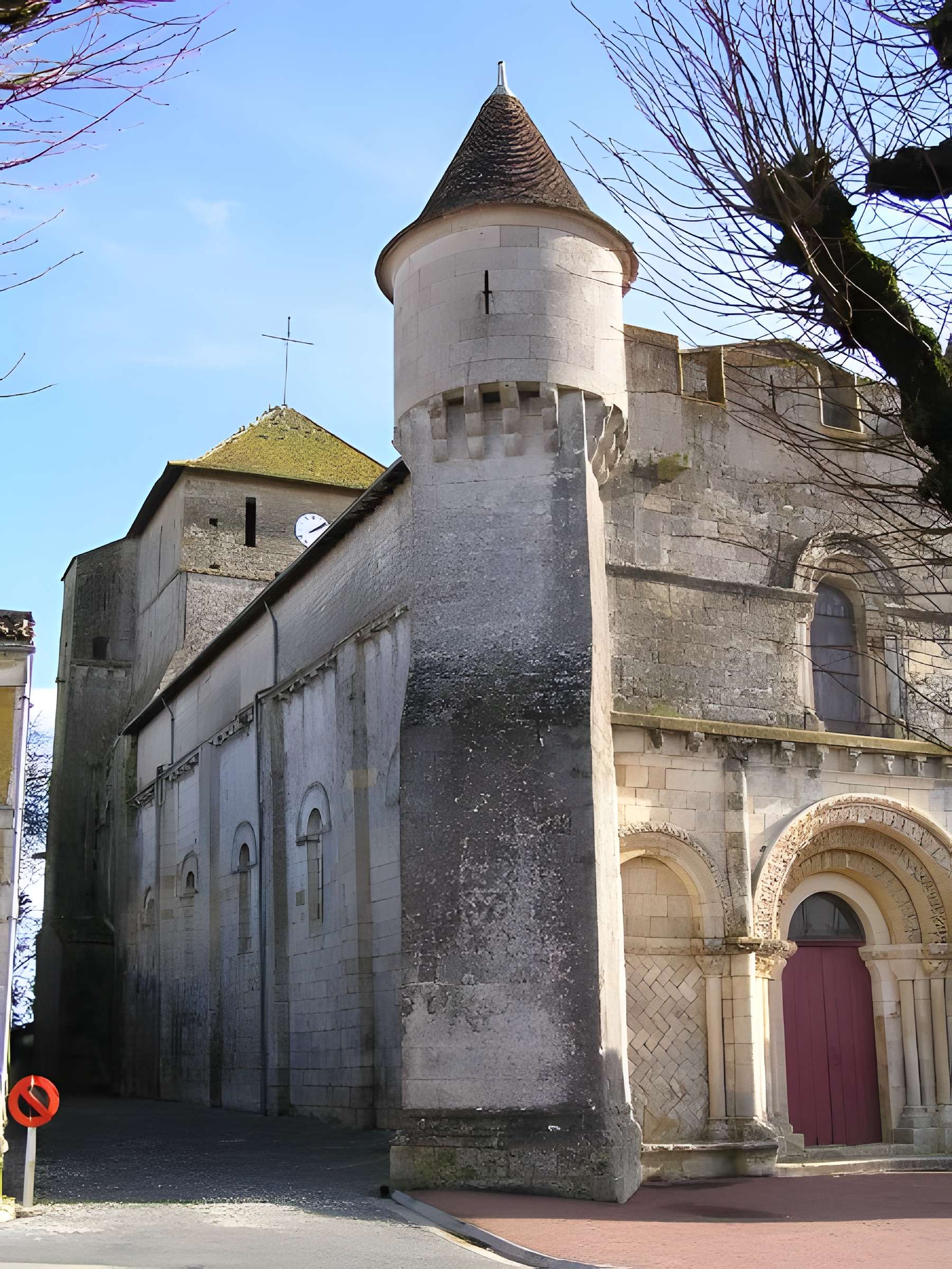 Église Saint-Vivien d'Écoyeux