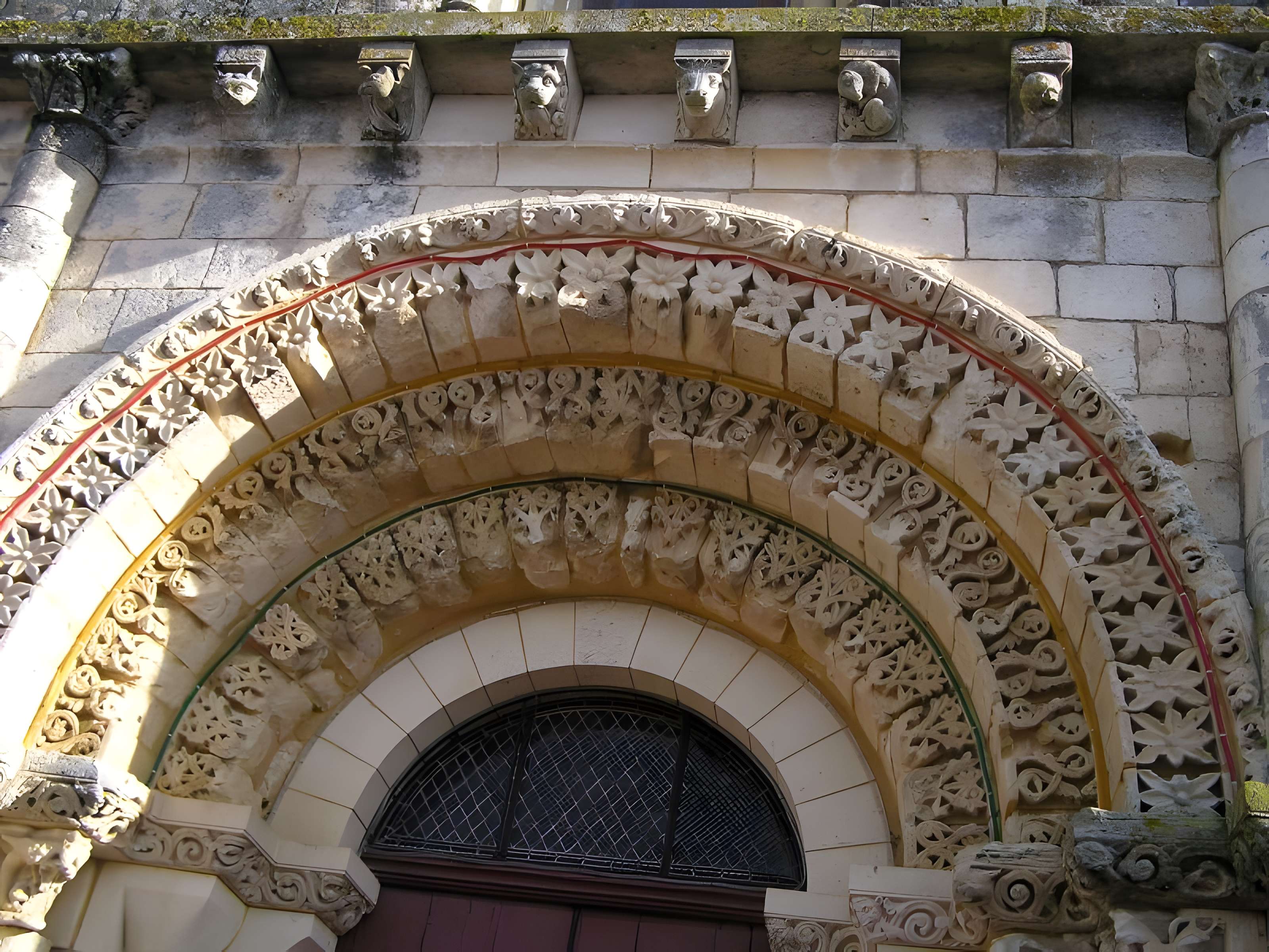 Église Saint-Vivien d'Écoyeux