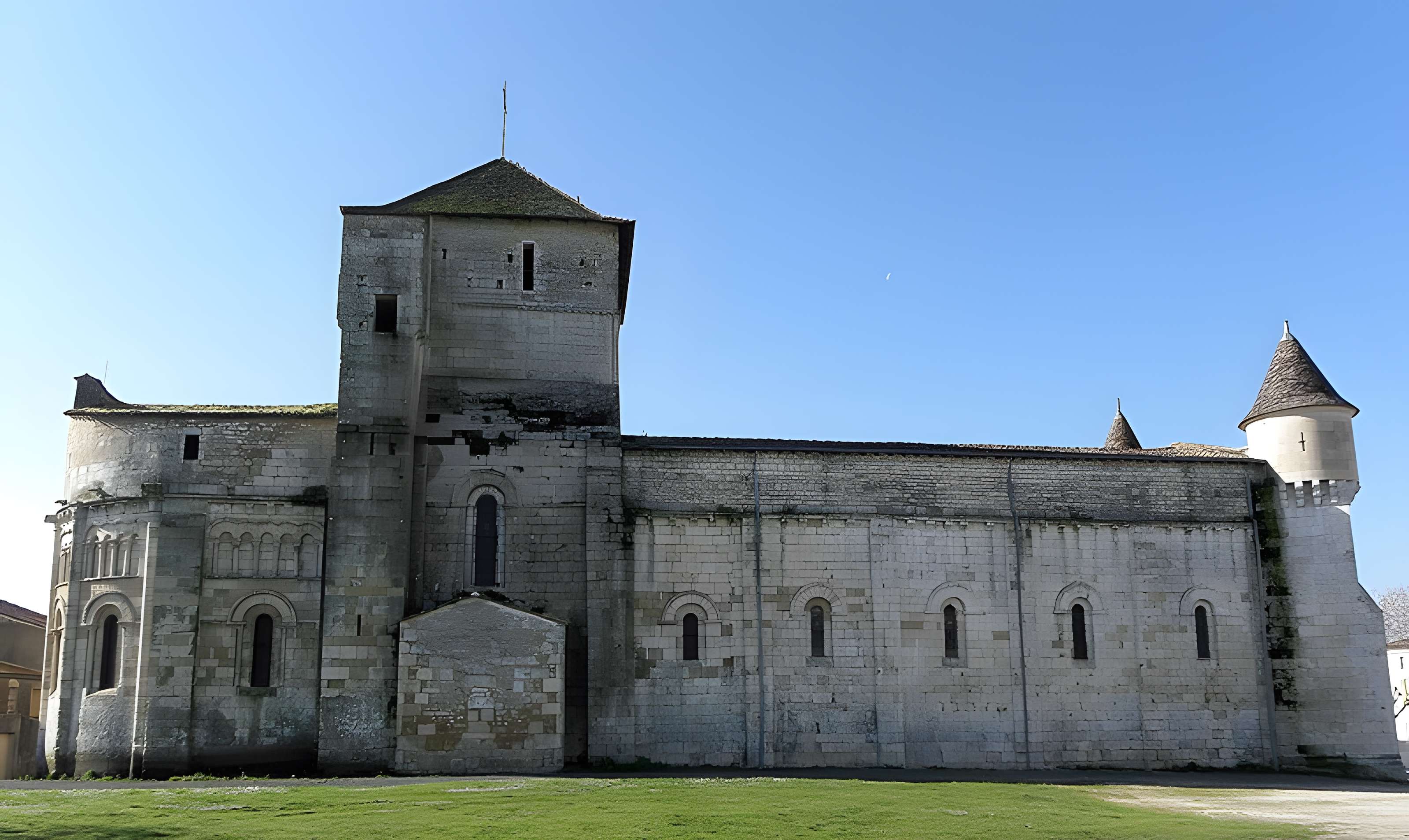 Église Saint-Vivien d'Écoyeux