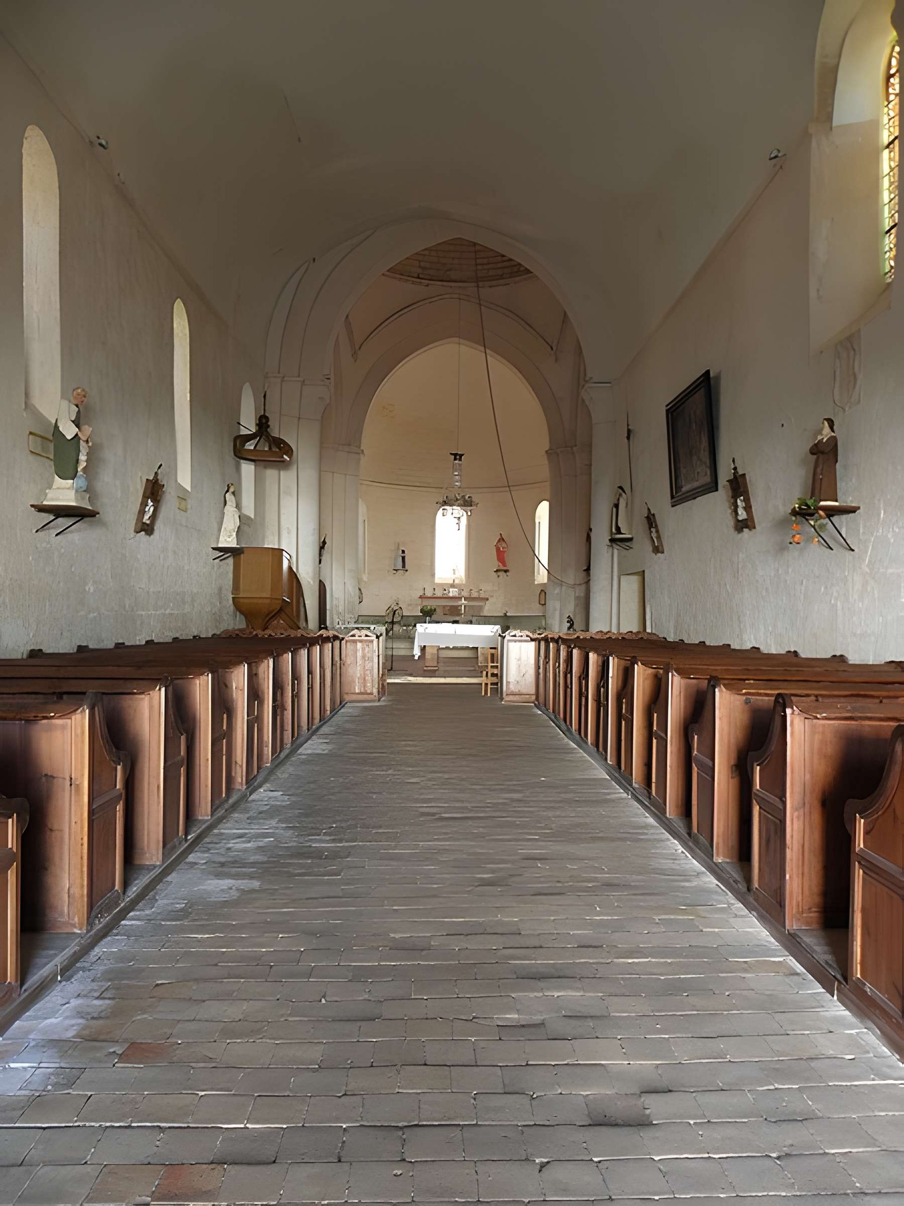Église Saint-Vivien d'Écoyeux