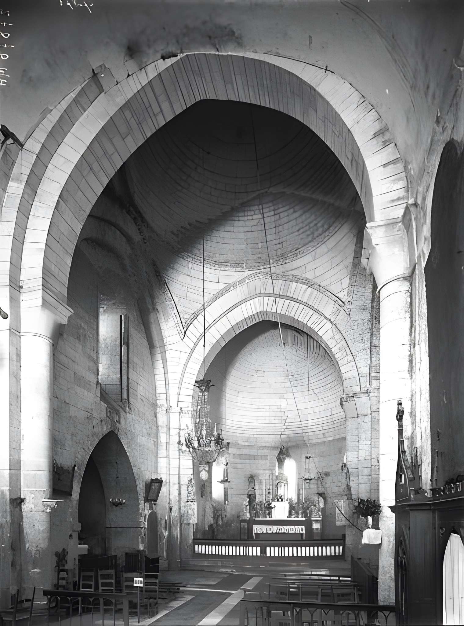 Église Saint-Vivien d'Écoyeux