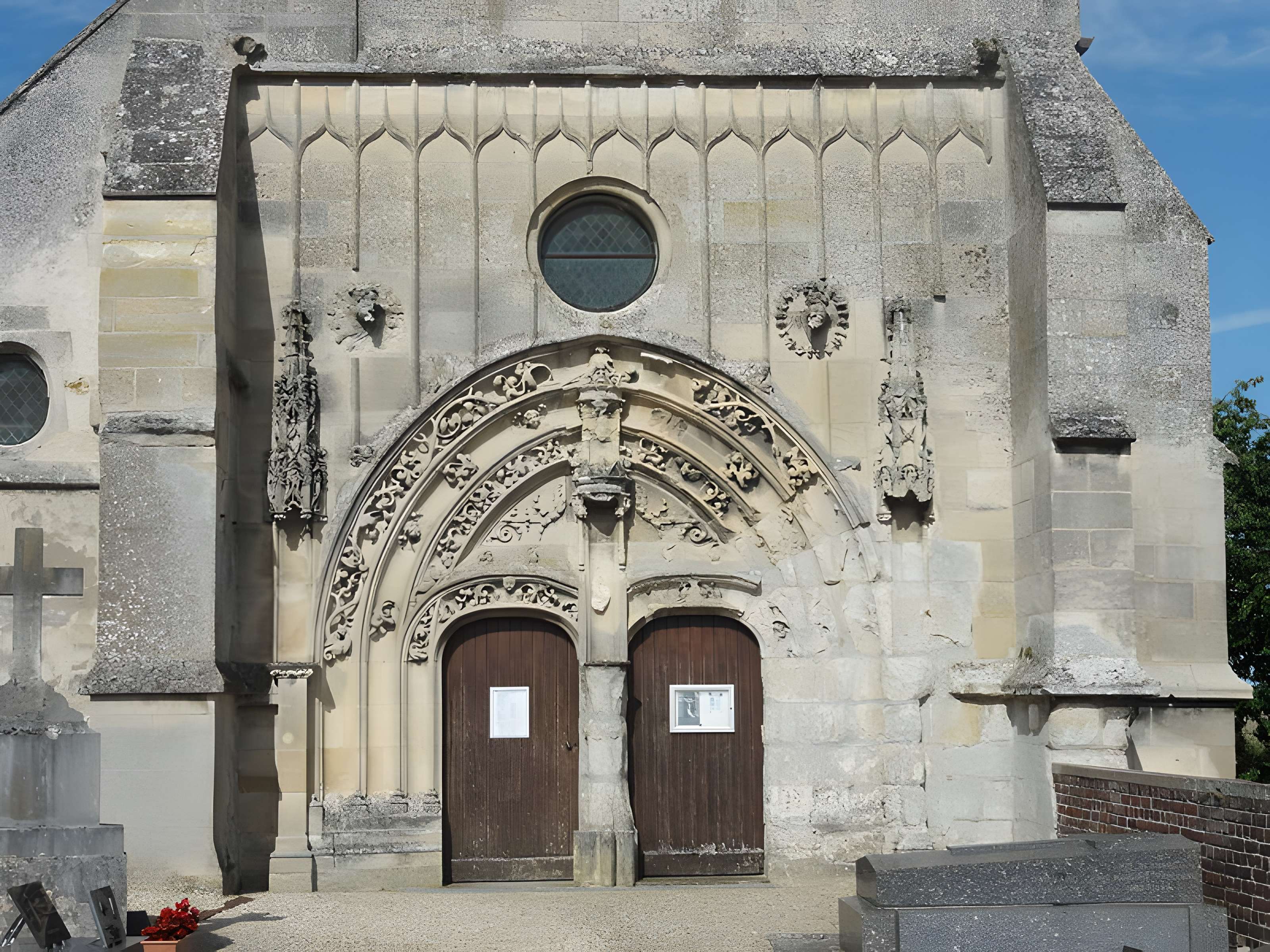 Église Saint-Wandrille de Rivecourt