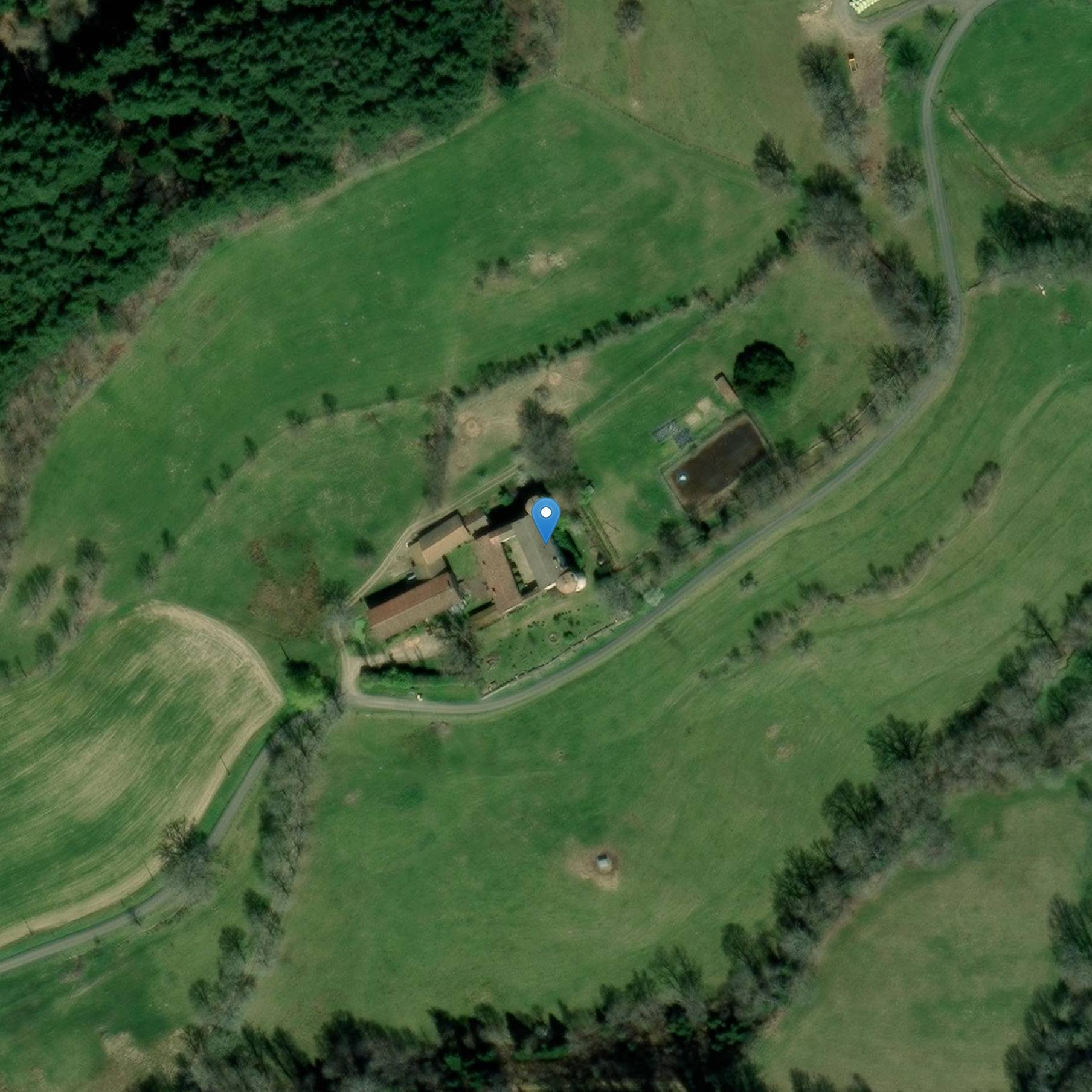 Photo de 湖畔教堂