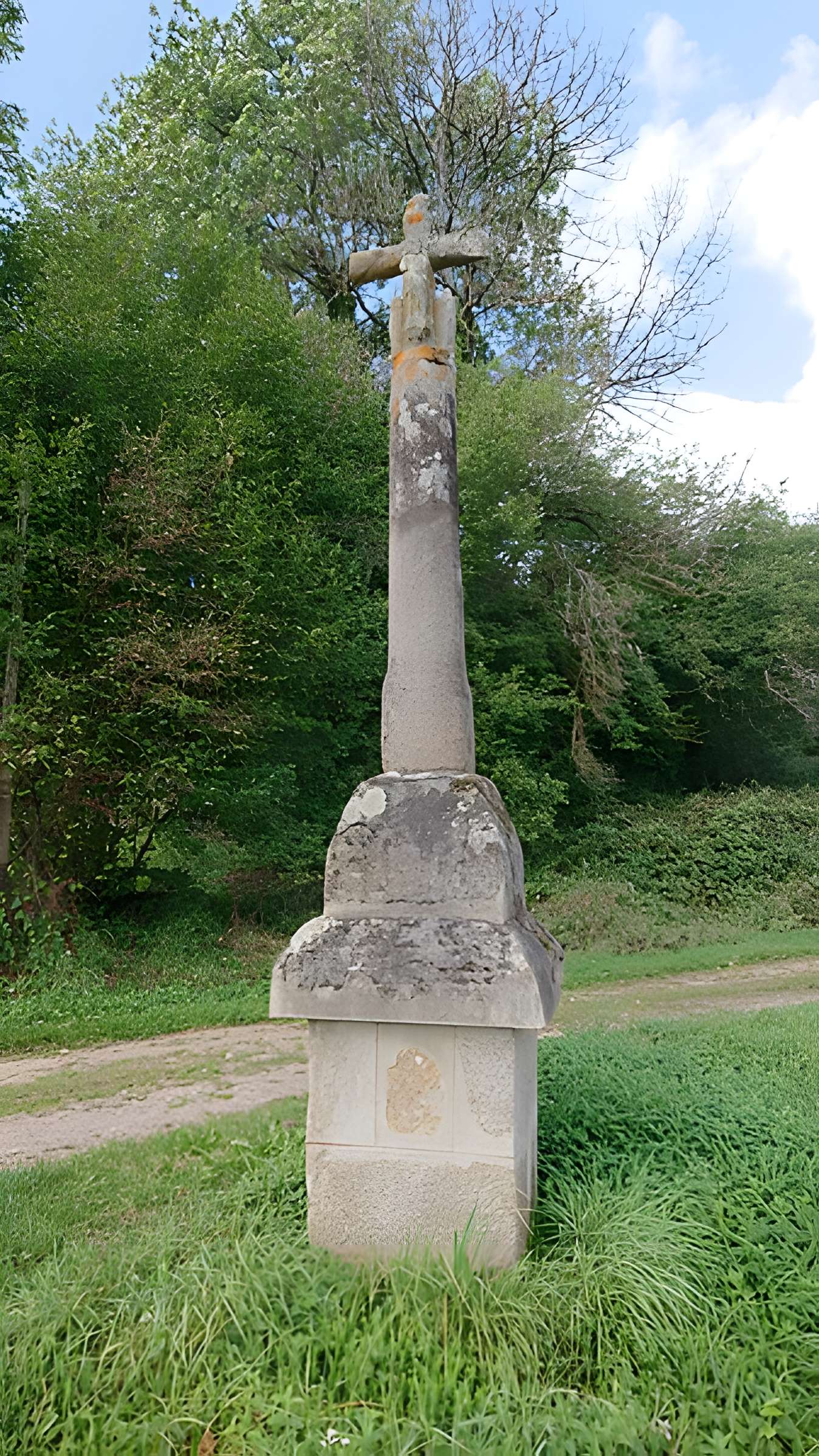 Croix de chemin dite Croix des Issards