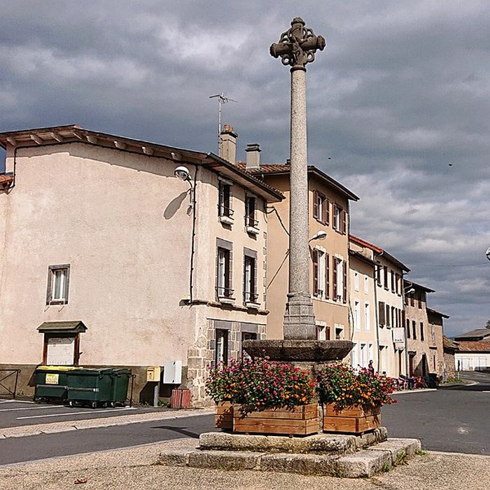 Photo de Croix de chemin du XVIe siècle en pierre