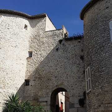 Enceinte gréco-romaine dAntibes