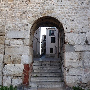 Enceinte gréco-romaine dAntibes