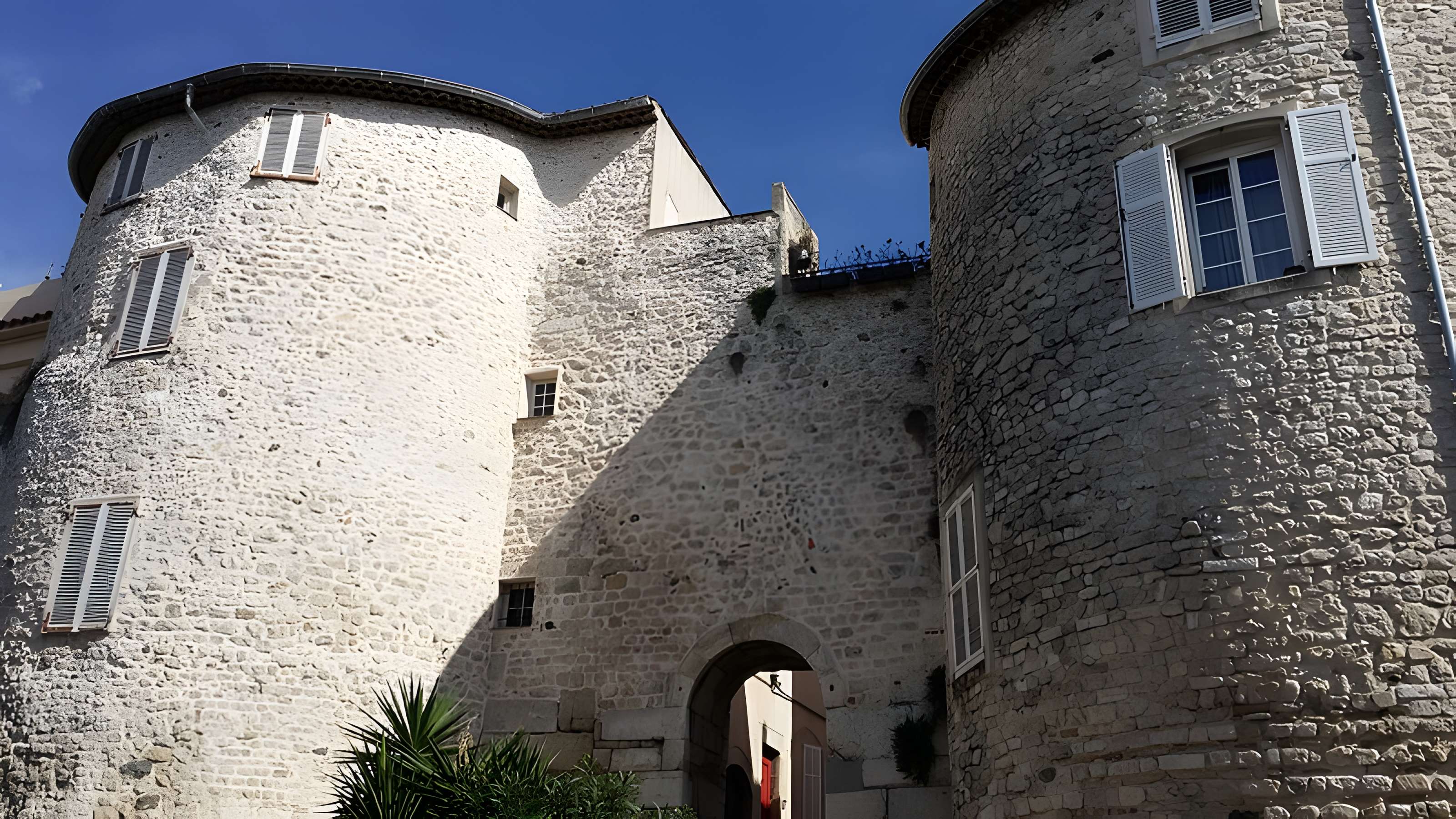 Enceinte gréco-romaine d'Antibes